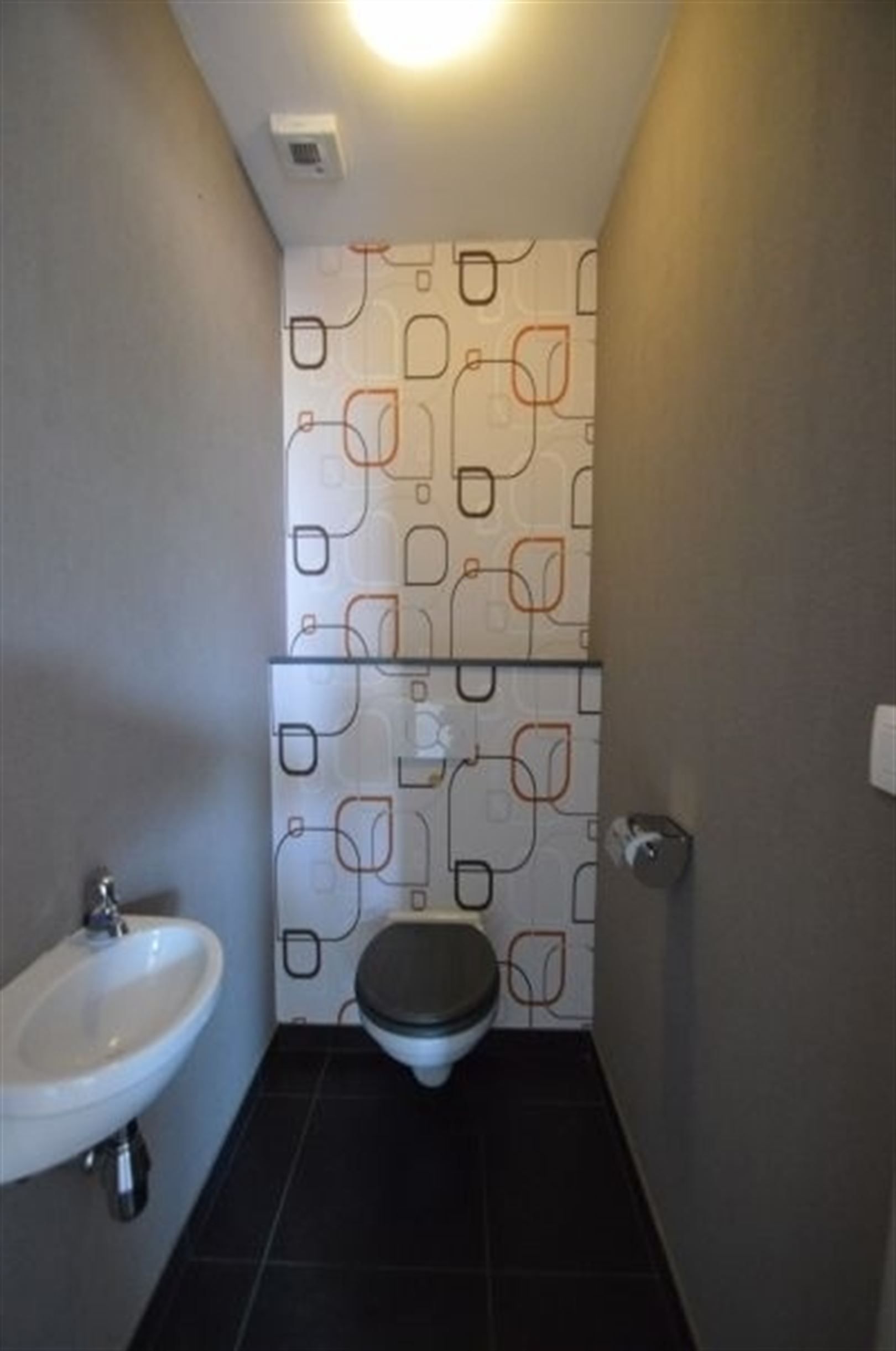 Prachtig Duplex appartement (106 m2) gelegen op het 2de verdiep te Dendermonde (Baasrode). foto 11