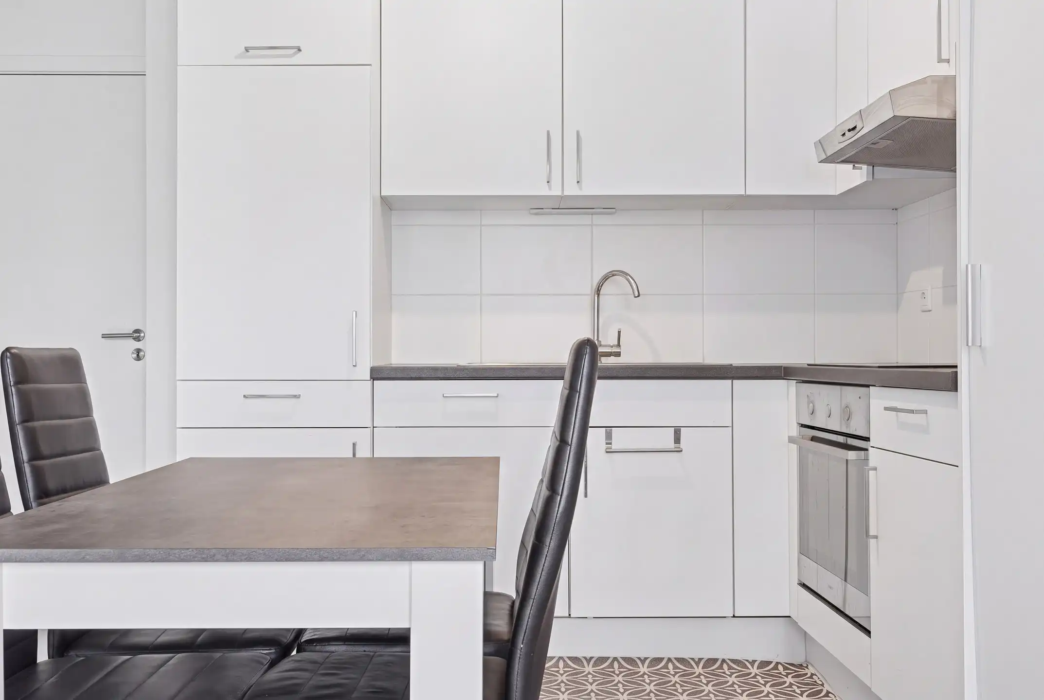 NATO - Studio + kelder + parking - EPC B+ foto 8