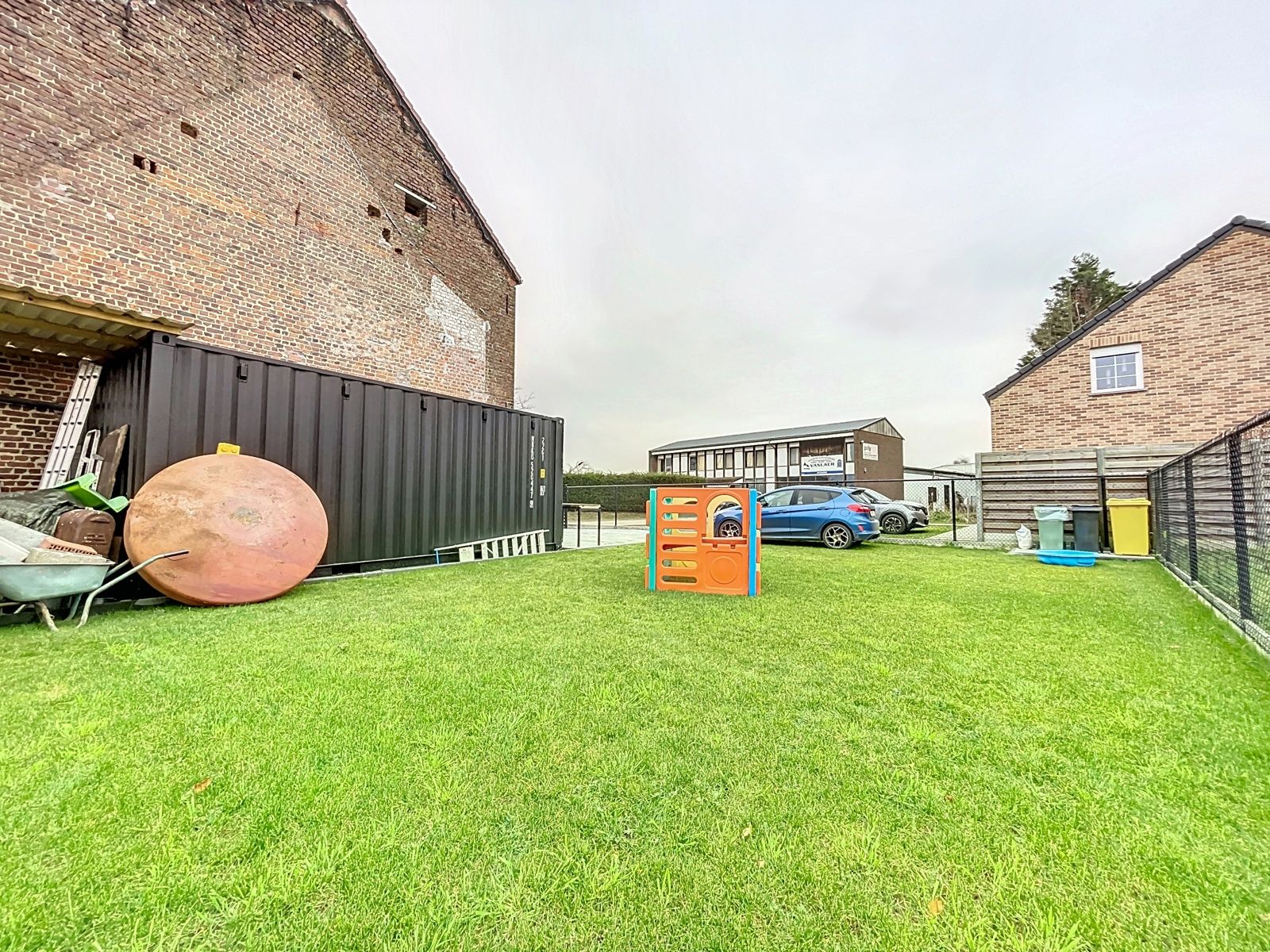 GERENOVEERDE WONING MET 3 SLAAPKAMERS foto 23