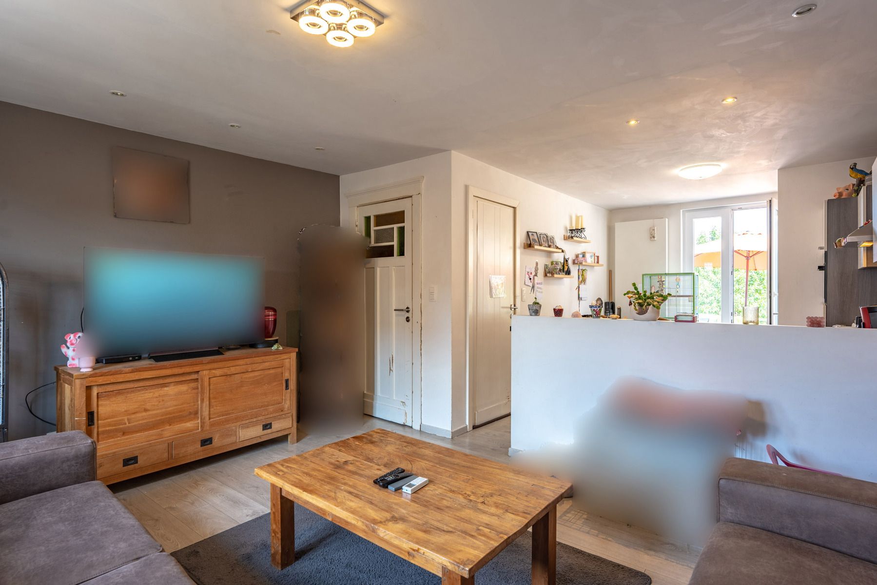 Instapklaar duplex-appartement in hartje Stabroek! foto 5