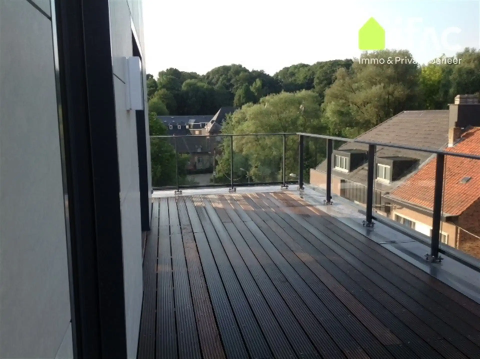 Lichtrijk penthouse appartement met ruim terras foto 15