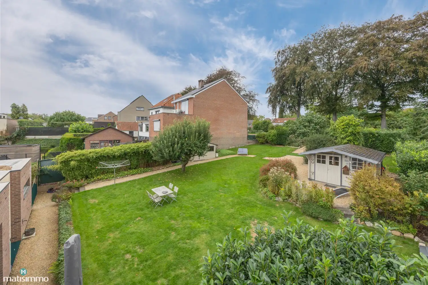 INSTAPKLAAR GERENOVEERDE WONING MET 3 SLAAPKAMERS, GARAGE, CARPORT EN PRACHTIGE TUIN NABIJ HET KANAAL EN DE MAAS IN LANAKEN foto 38