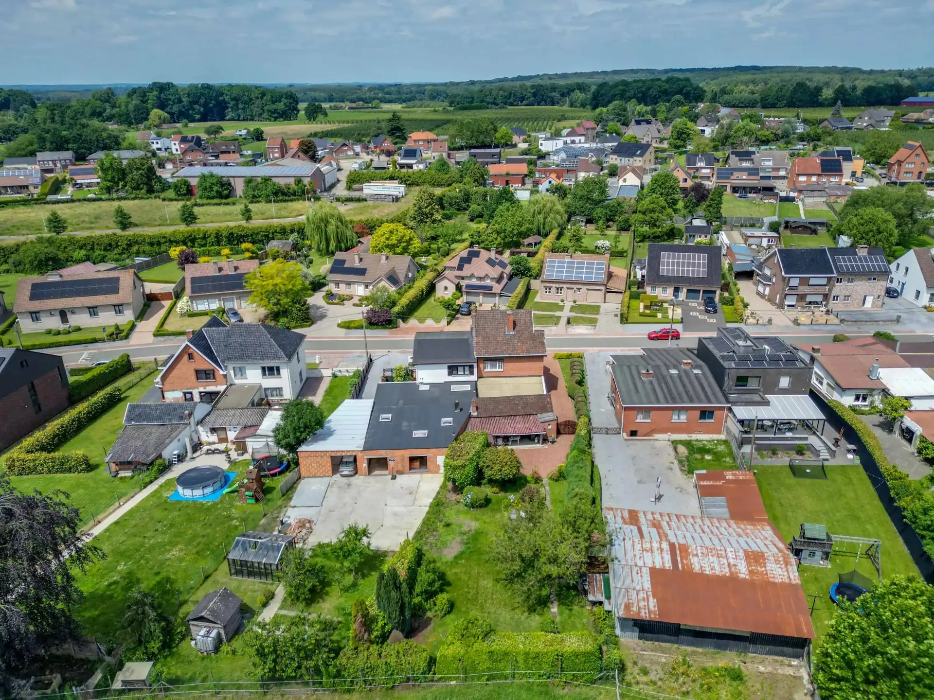 Ruime gezinswoning met tuin foto 25