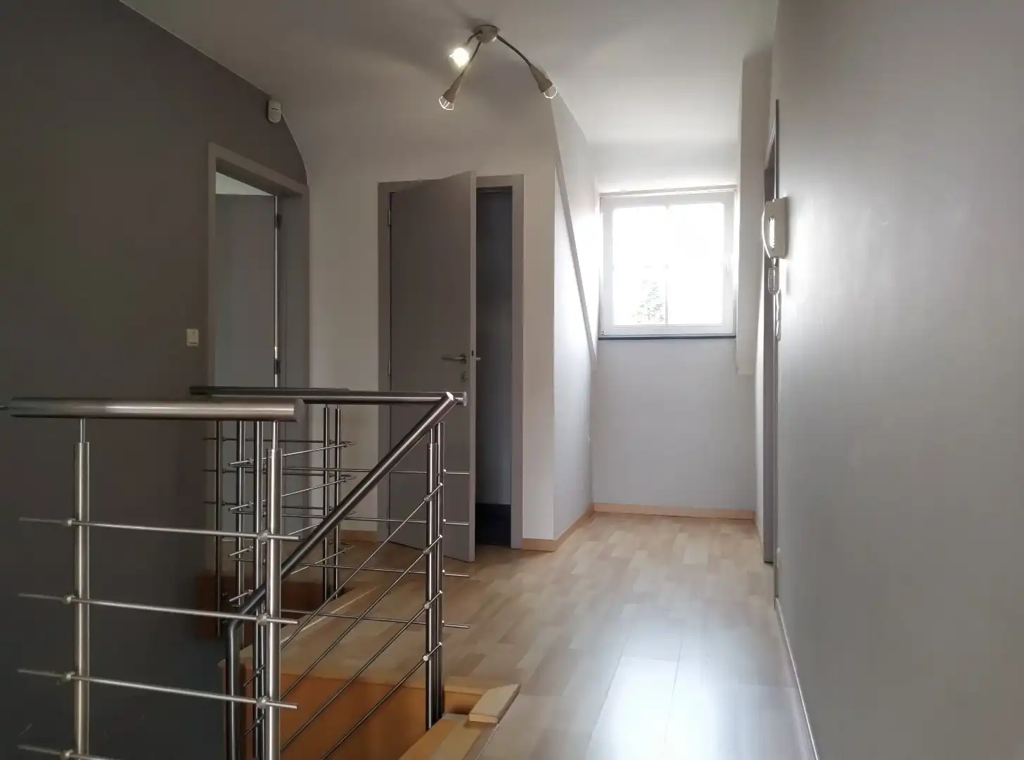 Ruime 3-gevelwoning met tuin foto 10