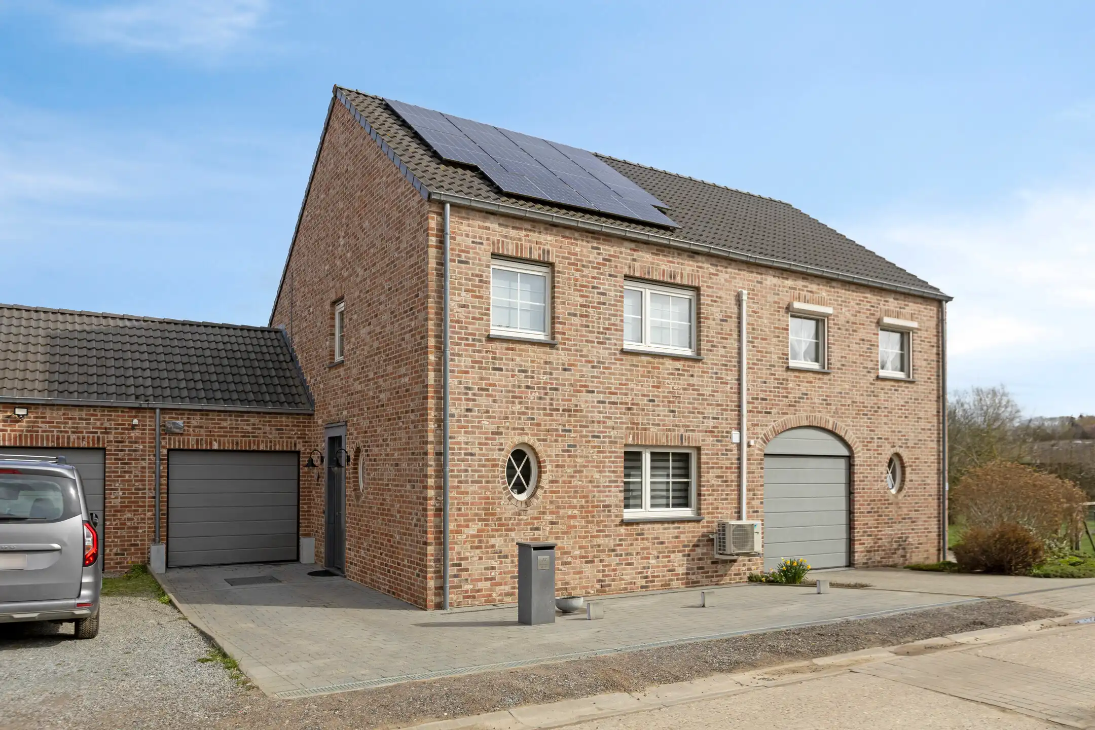 Goed gelegen woning met 3 slaapkamers te Lubbeek foto {{pictureIndex}}