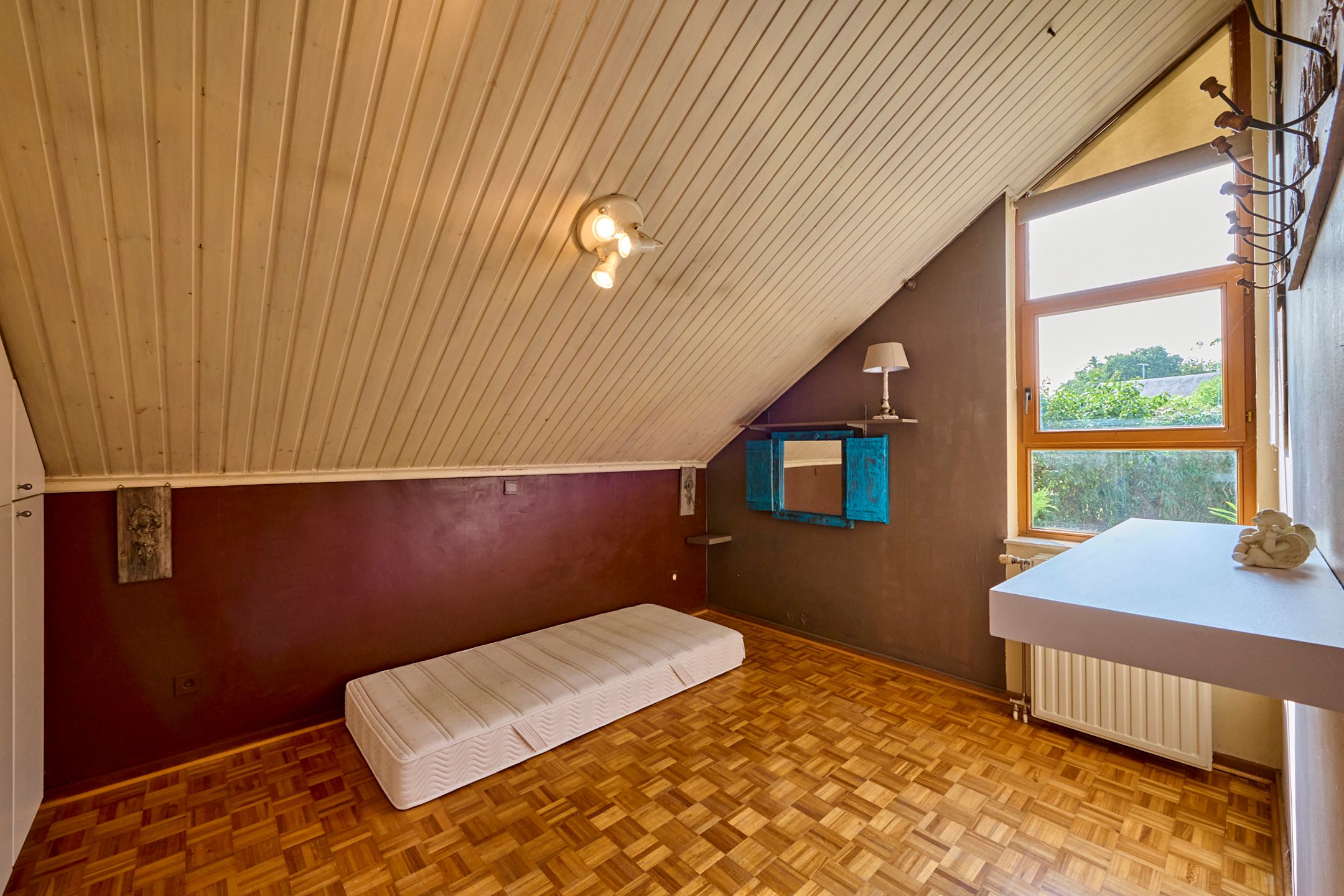 Gezellige villa met ruime tuin en 4 slaapkamers foto 16