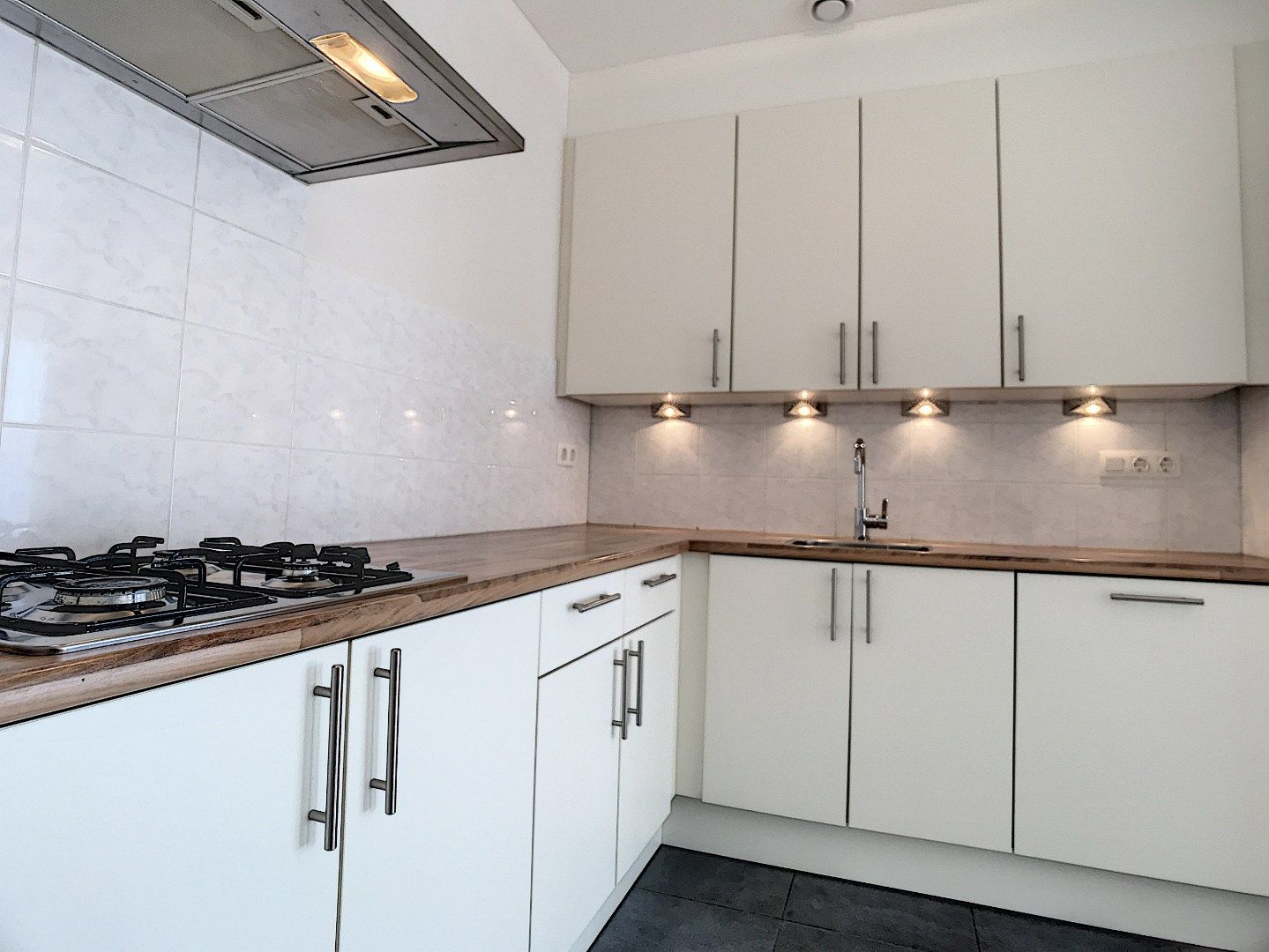 Ruim appartement in het centrum foto 8