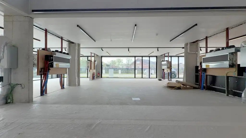 Nieuwbouw kantoorgelijkvloers te huur aan N70 in Lochristi foto 9