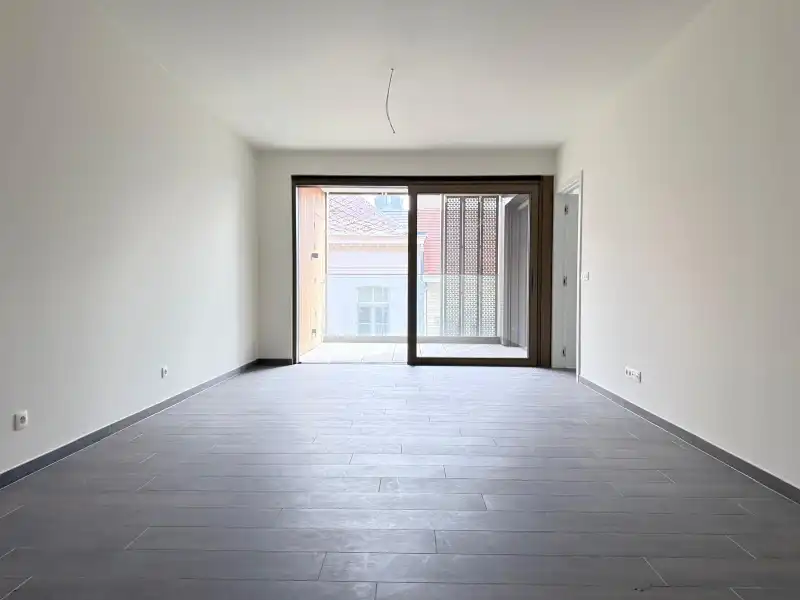 SERVICEFLAT MET GEZELLIG TERRAS foto 2