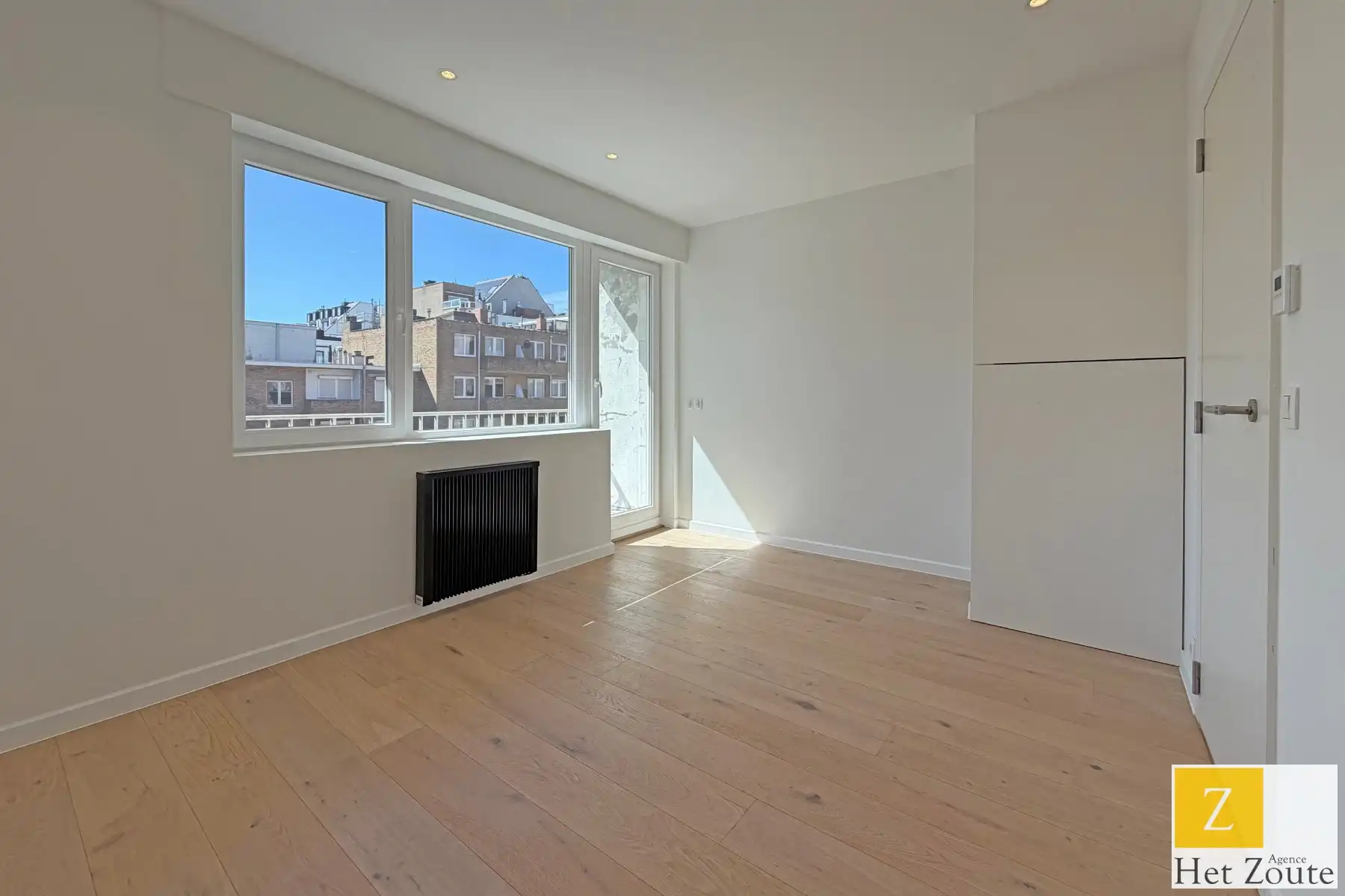 Gezellig instaplaar appartement op enkele passen van Zeedijk foto 4