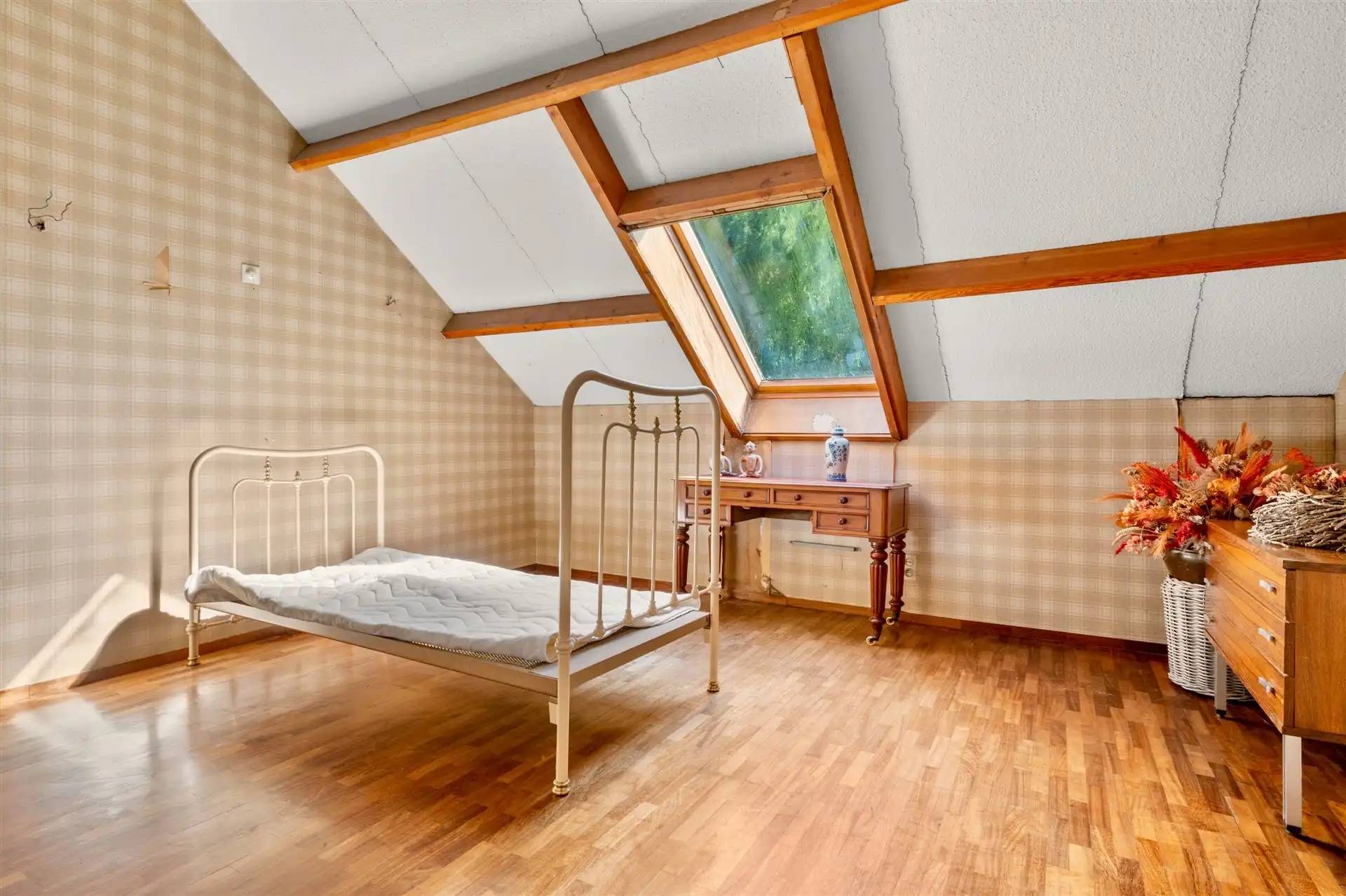Bijzonder unieke villa op zeer ruim perceel foto 18