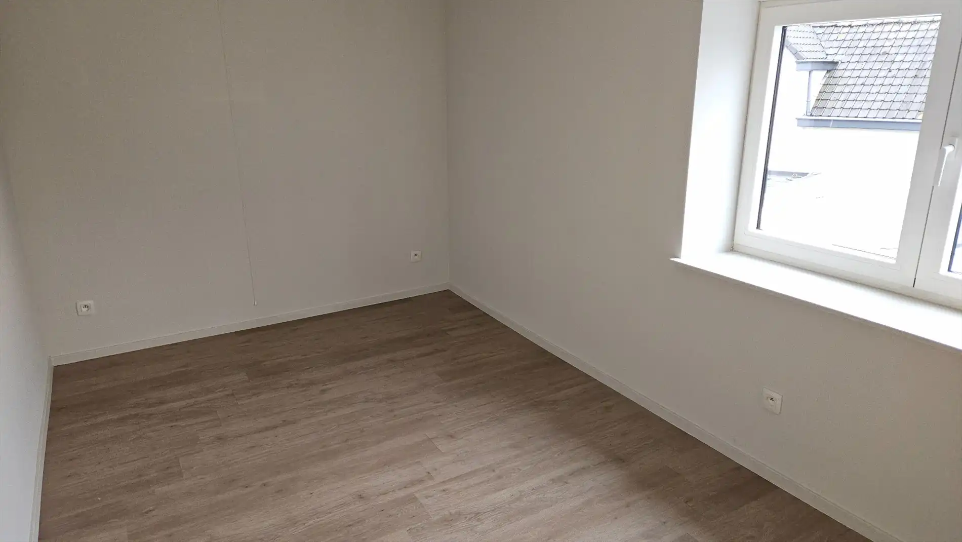 Gerenoveerde woning met 3 slk en terras foto 16