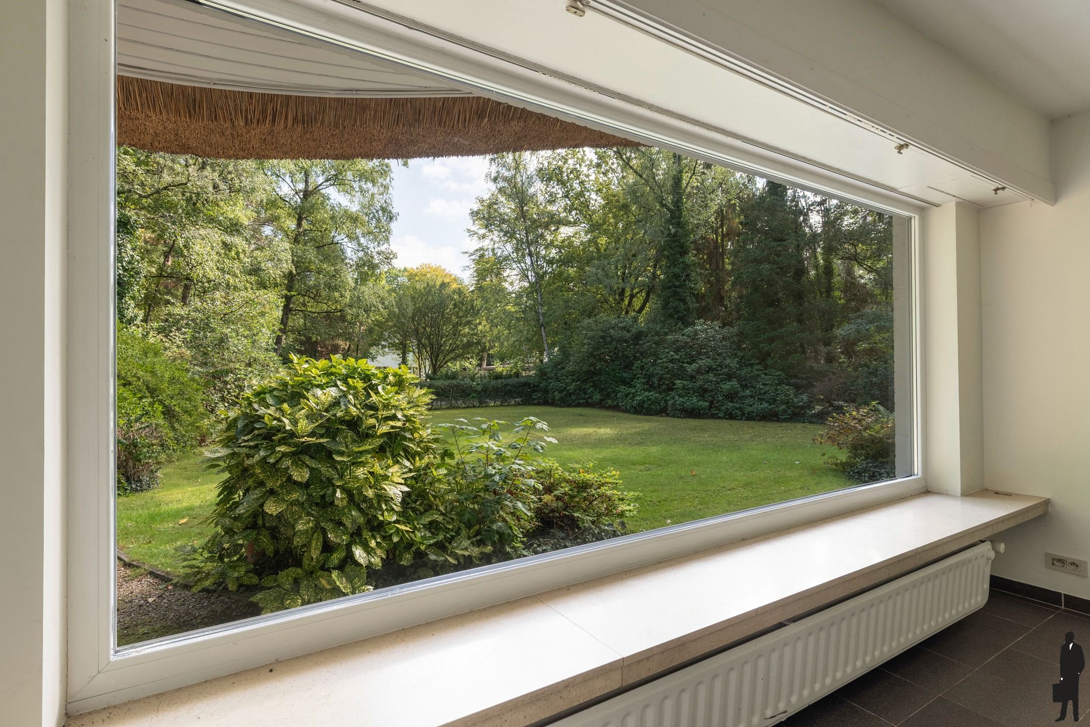 Rietgedekte villa op ca. 3.350 m² met optimale privacy foto 14