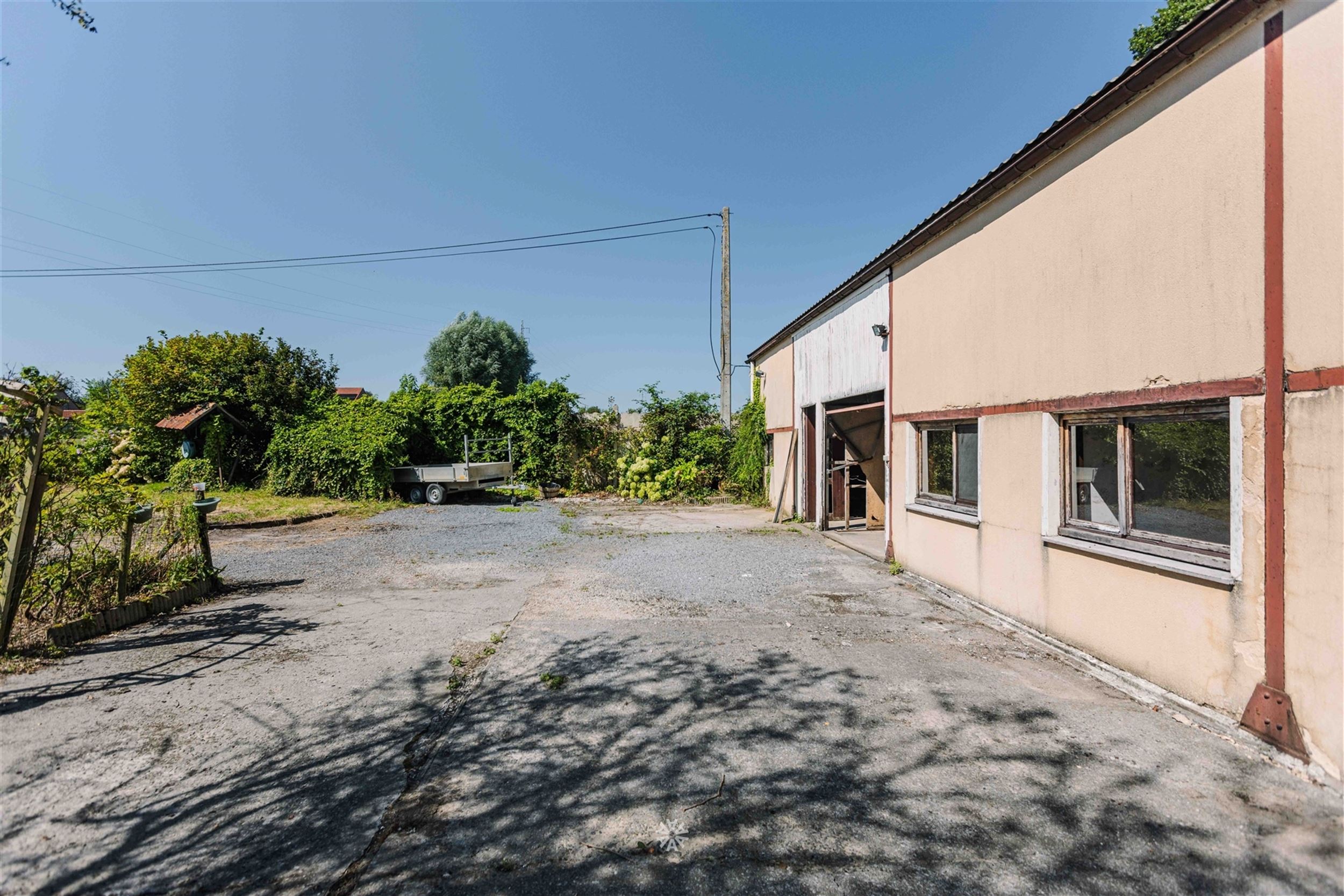 Bouwgrond met loods/atelier (190 m²) in Ellezelles. foto 5