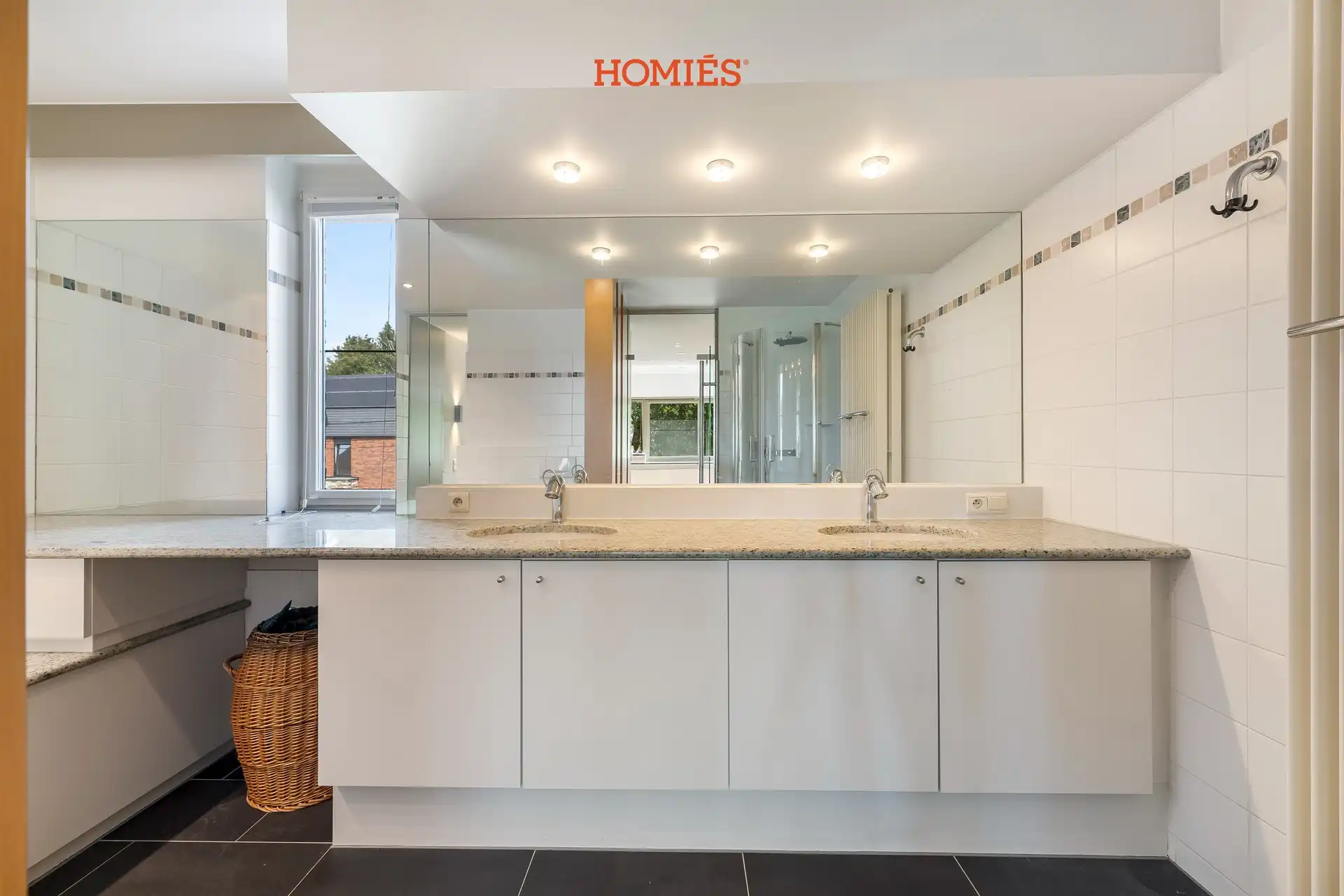 Karaktervolle hoeve met grote tuin en zwembad foto 18