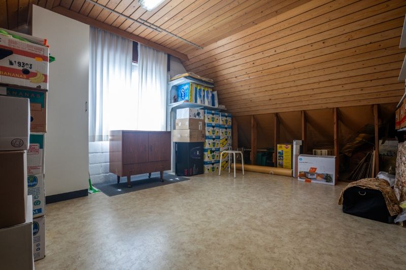 Topligging, Hoog Kortrijk! Te moderniseren alleenstaande woning met 4 slaapkamers, bureau, dubbele garage...ENERGIELABEL C foto 21