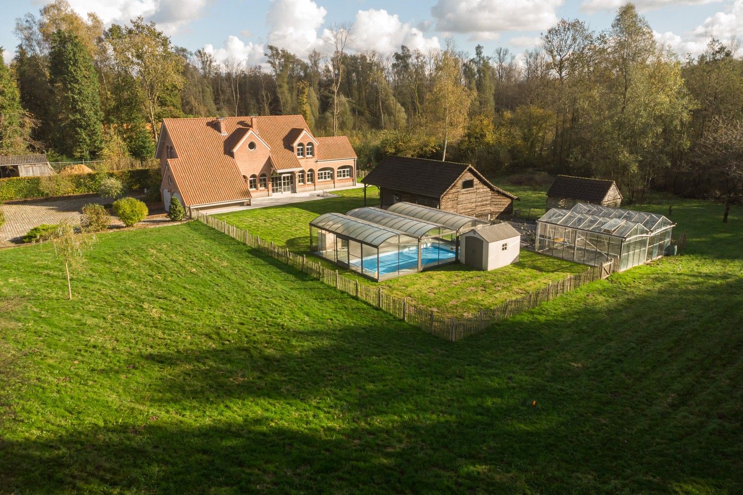 Landelijke charme villa met prachtige tuin grenzend aan natuurgebied foto 22