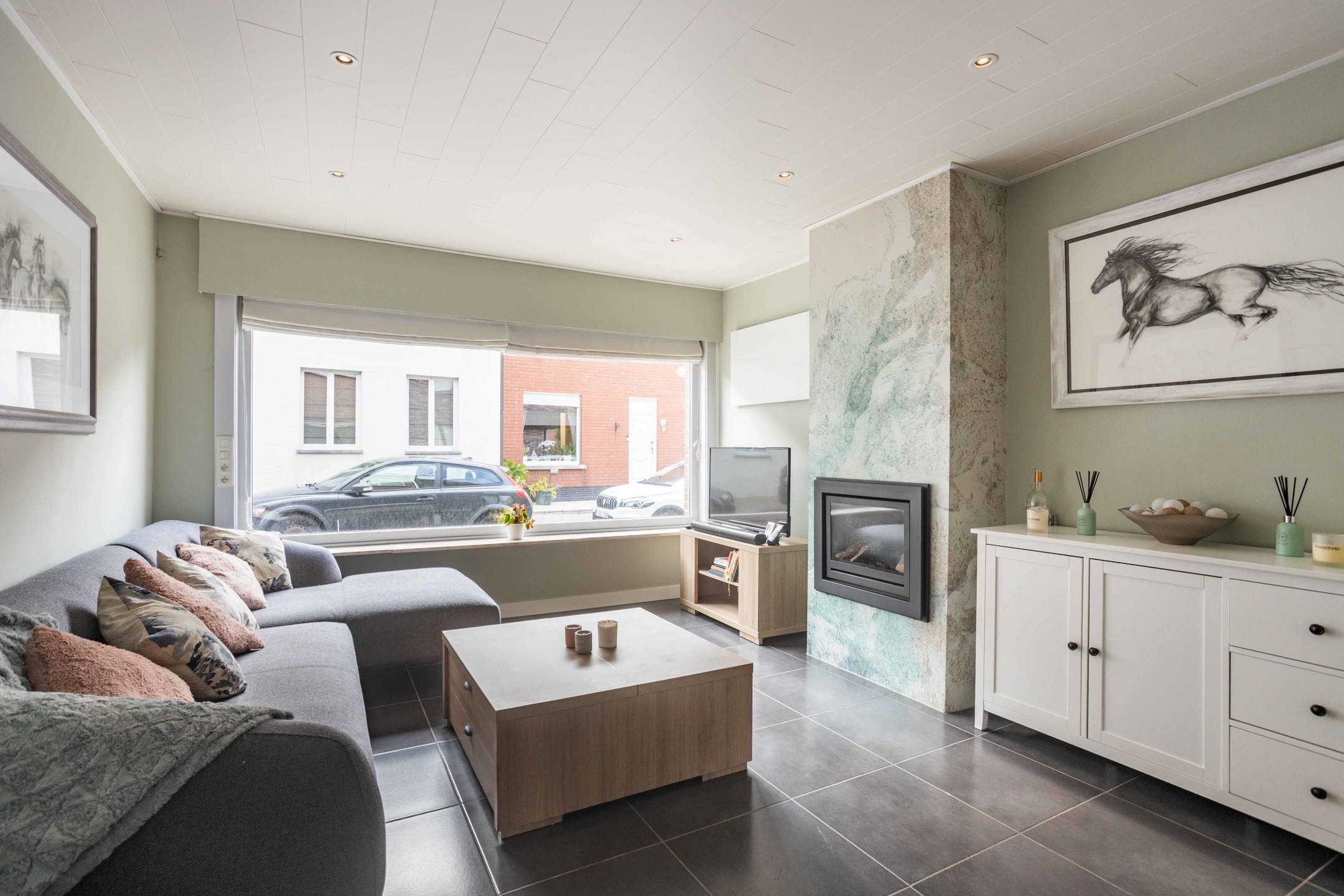 Moderne woning met veel licht en een sfeervol karakter foto 3