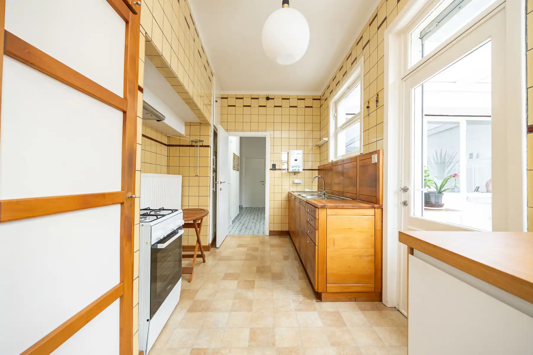 Karaktervolle woning (gevelbreedte 8m!) met tuin in het centrum van Turnhout foto 8