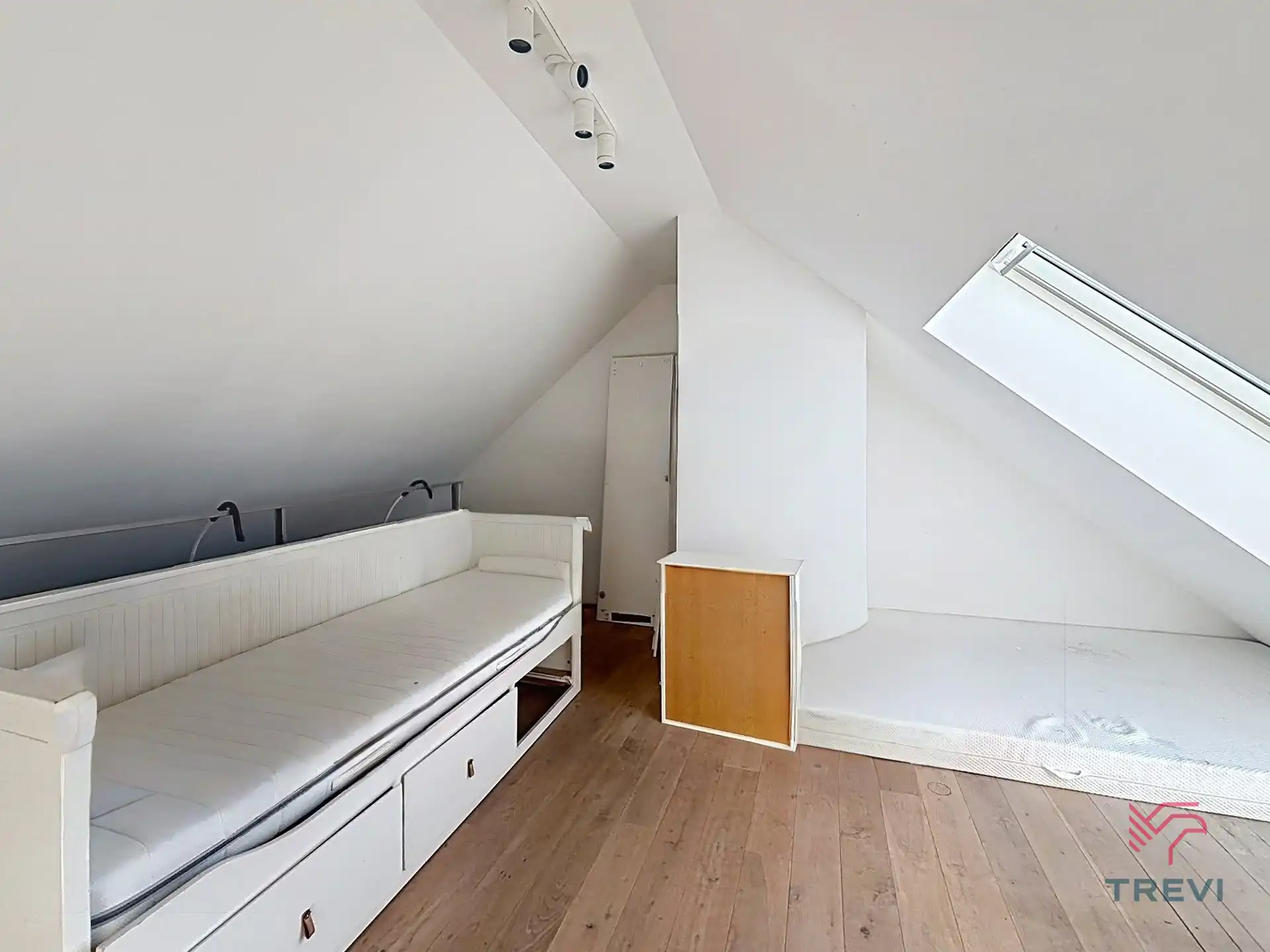 Mooi appartement met 1 slaapkamer en een mezzanine foto 6