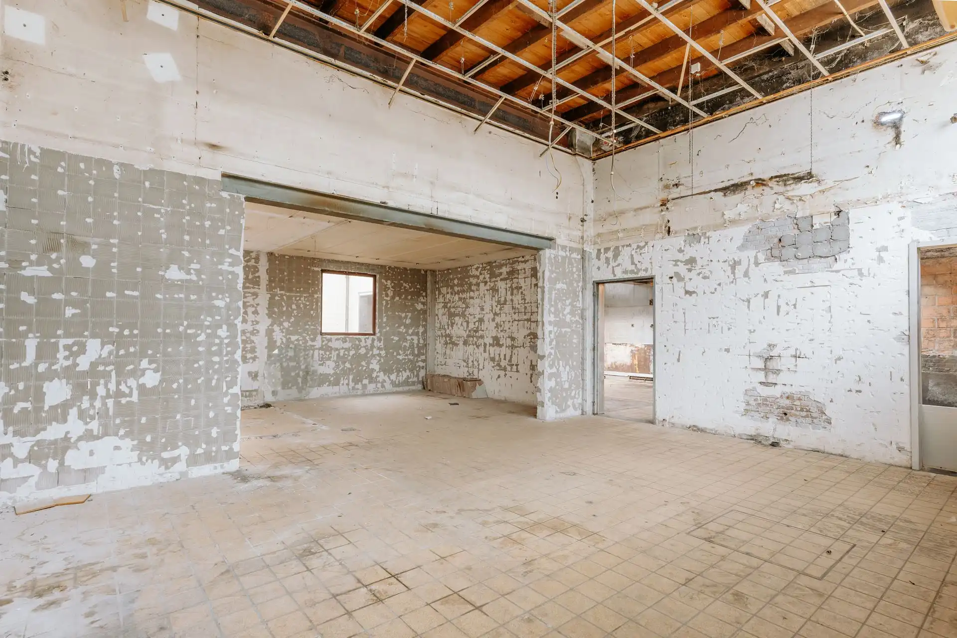 Ruim handelspand met magazijn in centrum Borsbeek. foto 20