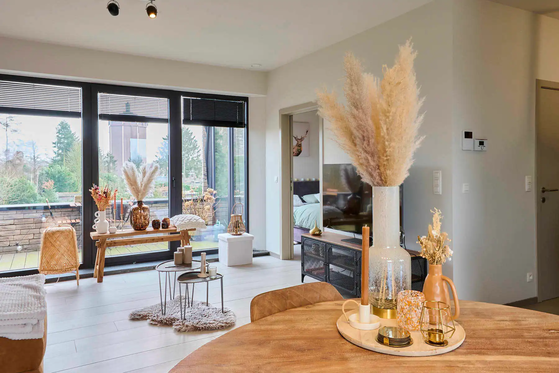 Ruim 1 slaapkamerappartement met 2 terrassen nabij centrum foto {{pictureIndex}}