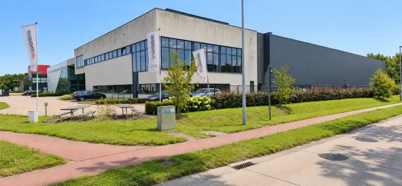 TE HUUR: (Turnhout) Industrieel gebouw foto 2