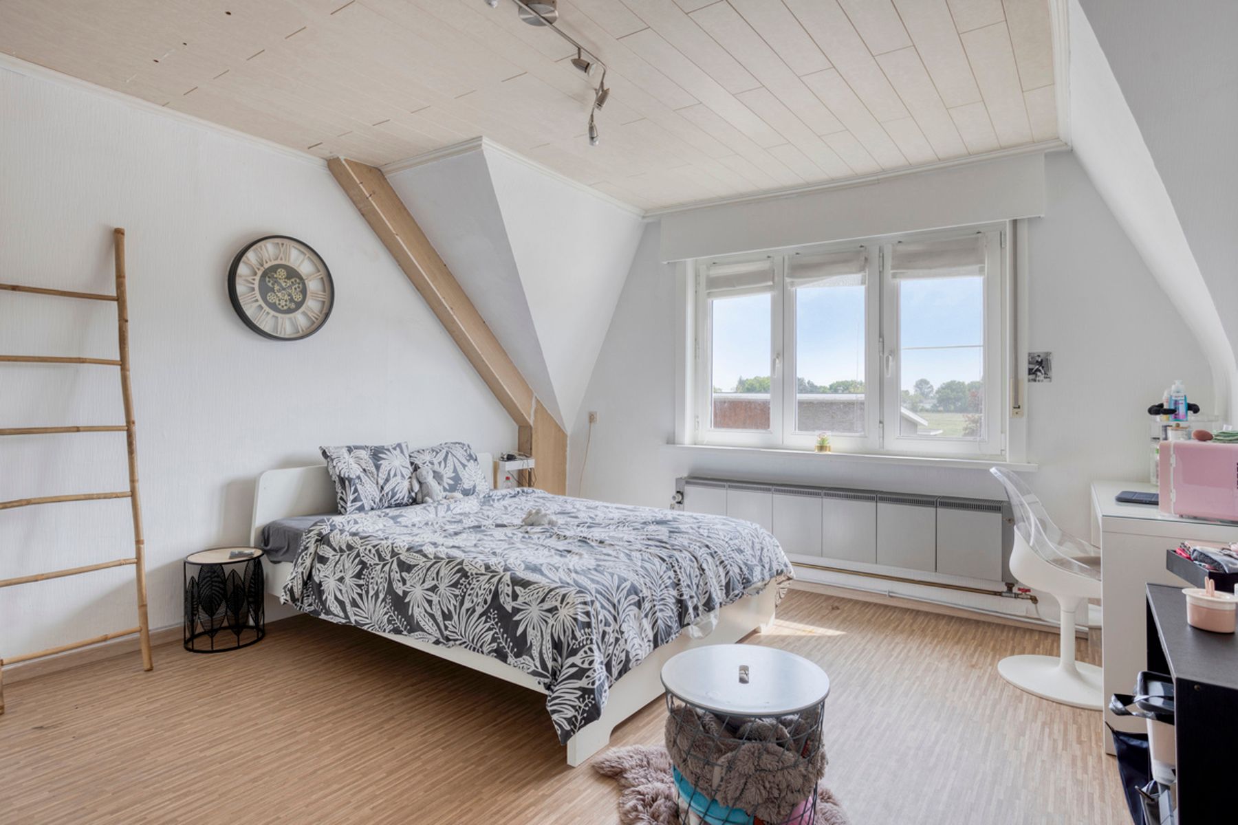 Licht te renoveren woning met zicht op groen in hartje SKW foto 14