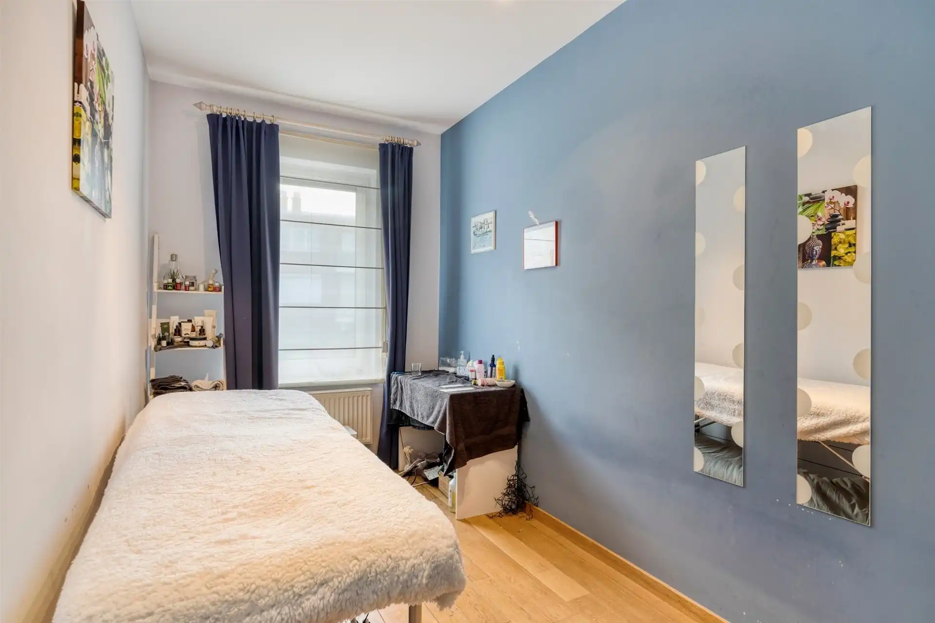 Uitstekend gelegen 3 slaapkamerappartement met 2 autostaanplaatsen (105m²) foto 8