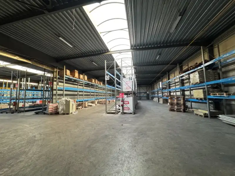 Industrieel-magazijn-logistiek te huur Vaartkaai 10 - 2170 Merksem