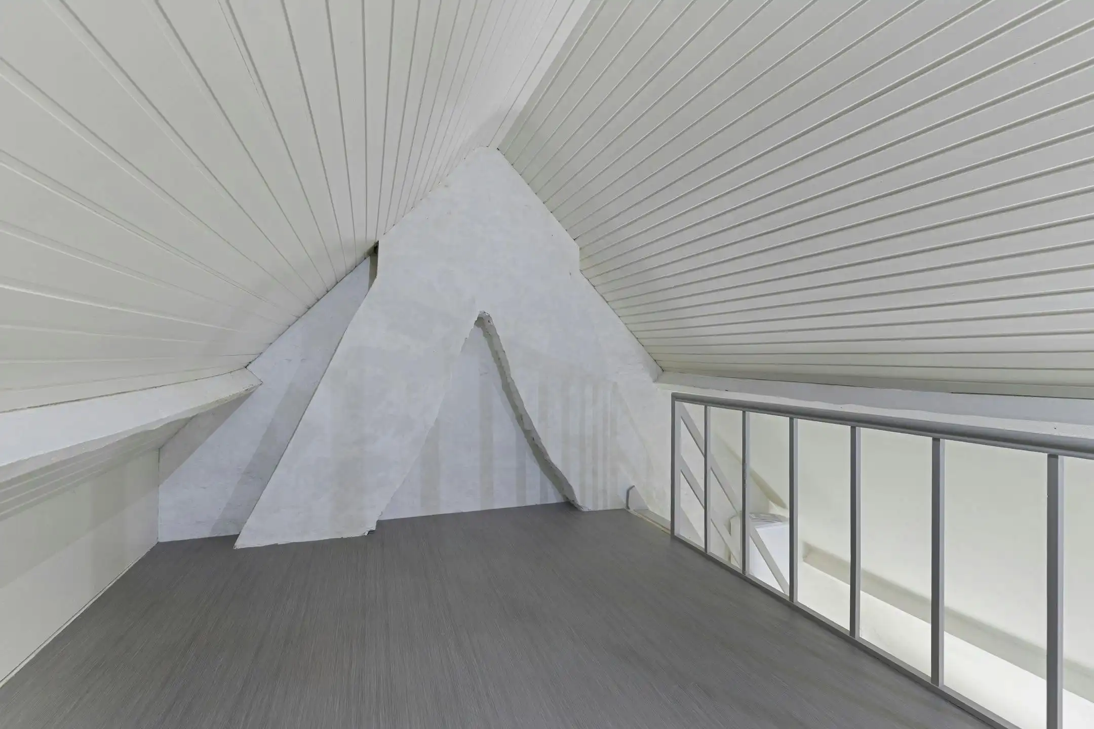 Charmante woning met 3 slaapkamers en koer in centrum Brugge foto 19