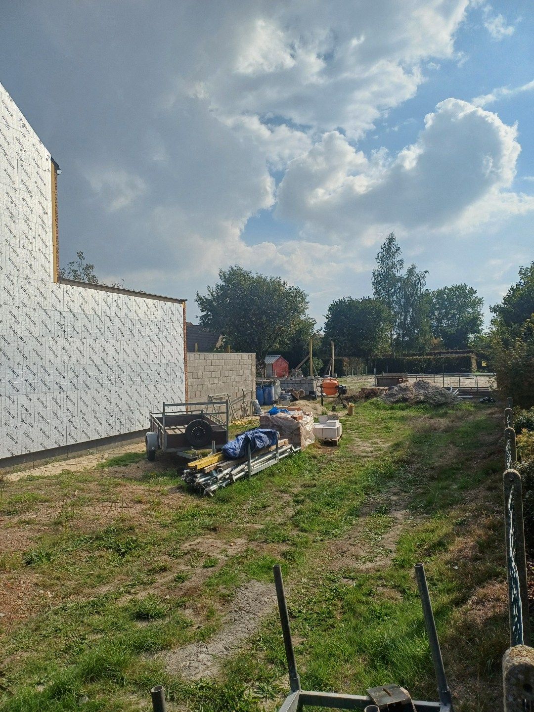 Goed gelegen bouwgrond voor een half-open bebouwing te Boseind Pelt. foto 4