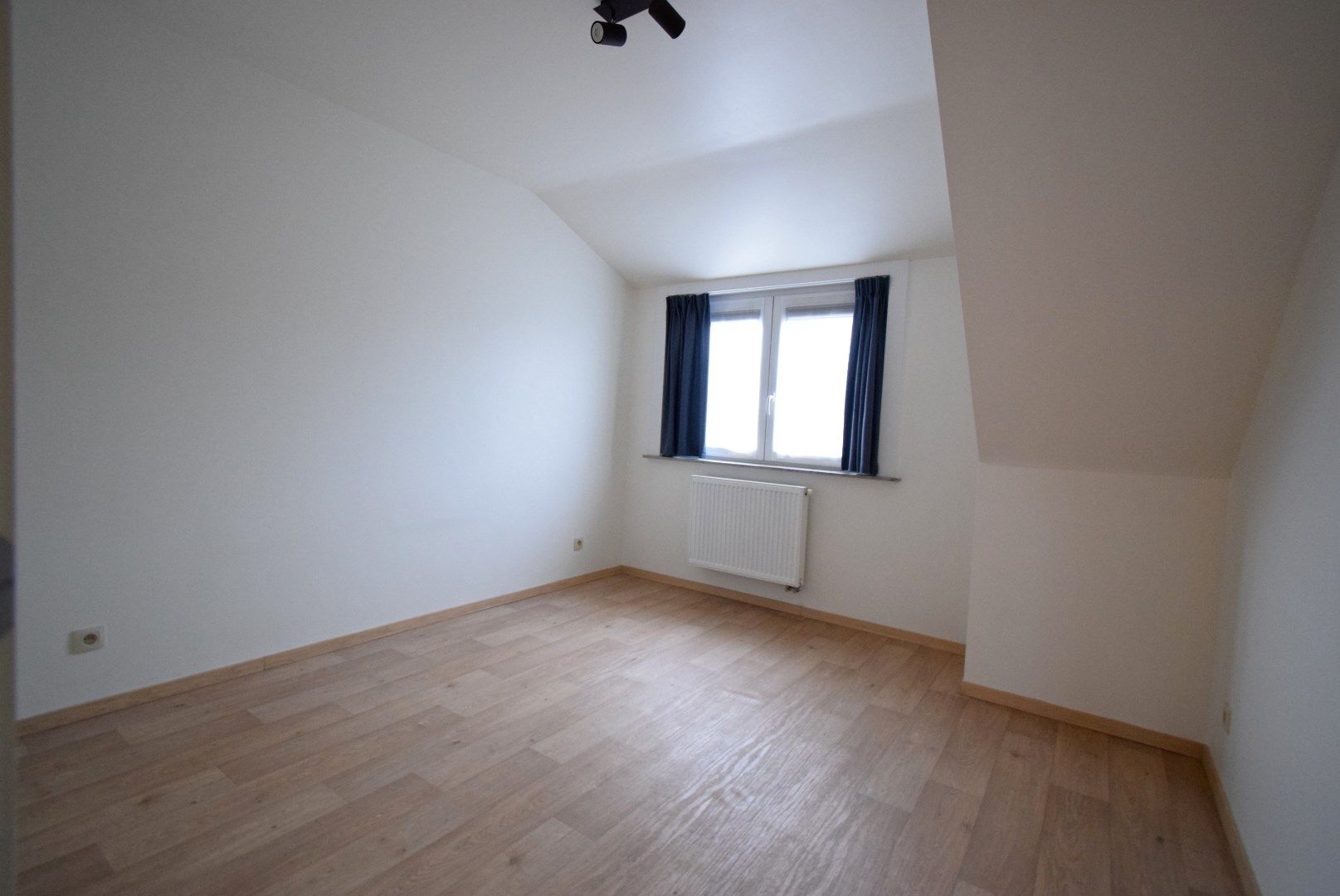 RUIME HALFOPEN BEBOUWING TE ROESELARE  foto 12