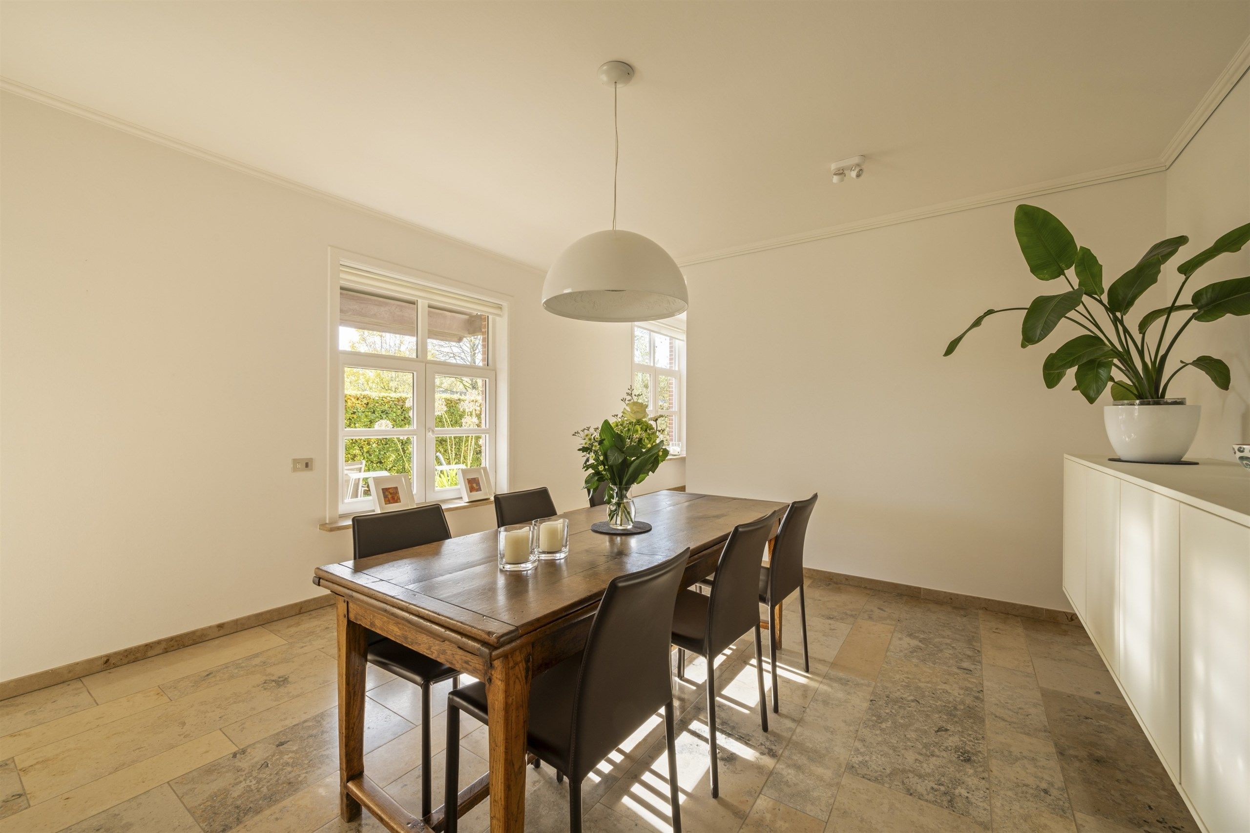 Ontdek deze gezellige eigendom op 1097 m² - 4 slaapkamers +bureel foto 33