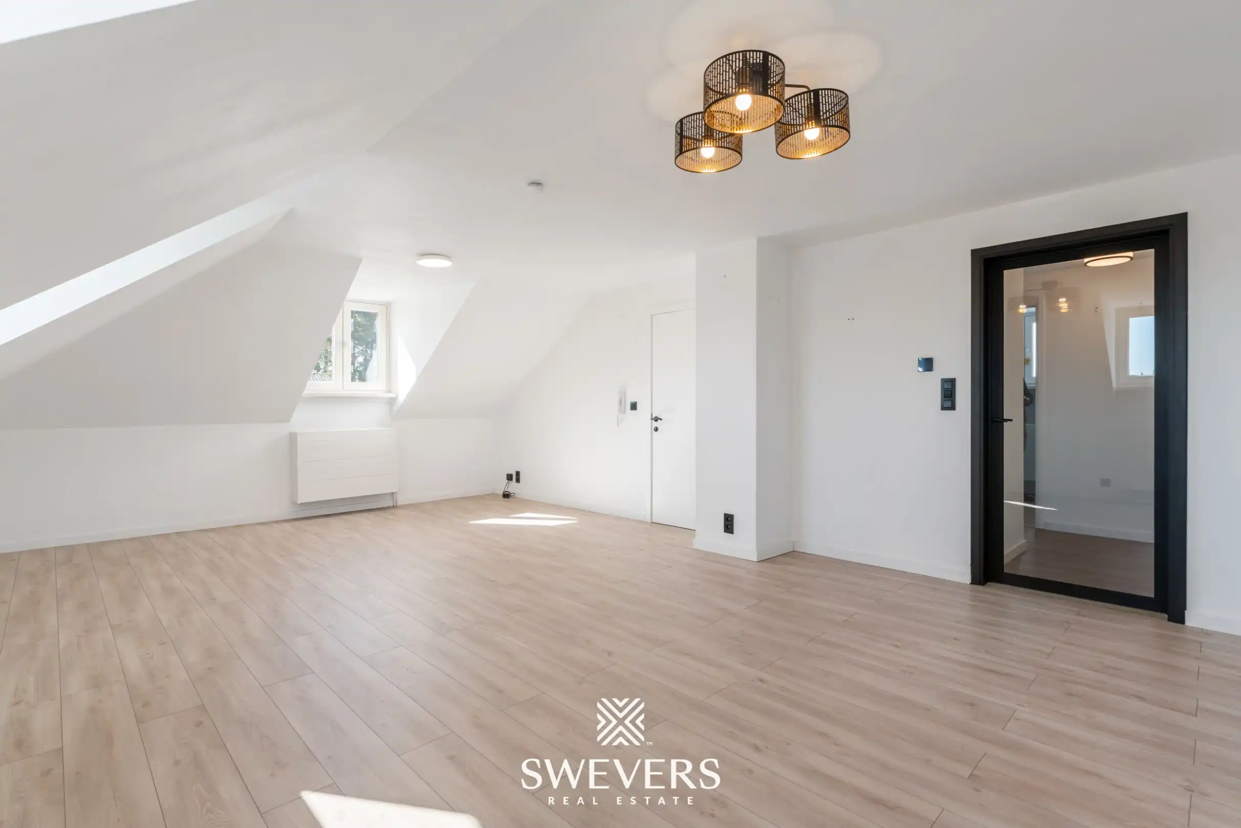 Instapklaar appartement met 2 slaapkamers en garagebox in Koersel  foto 2