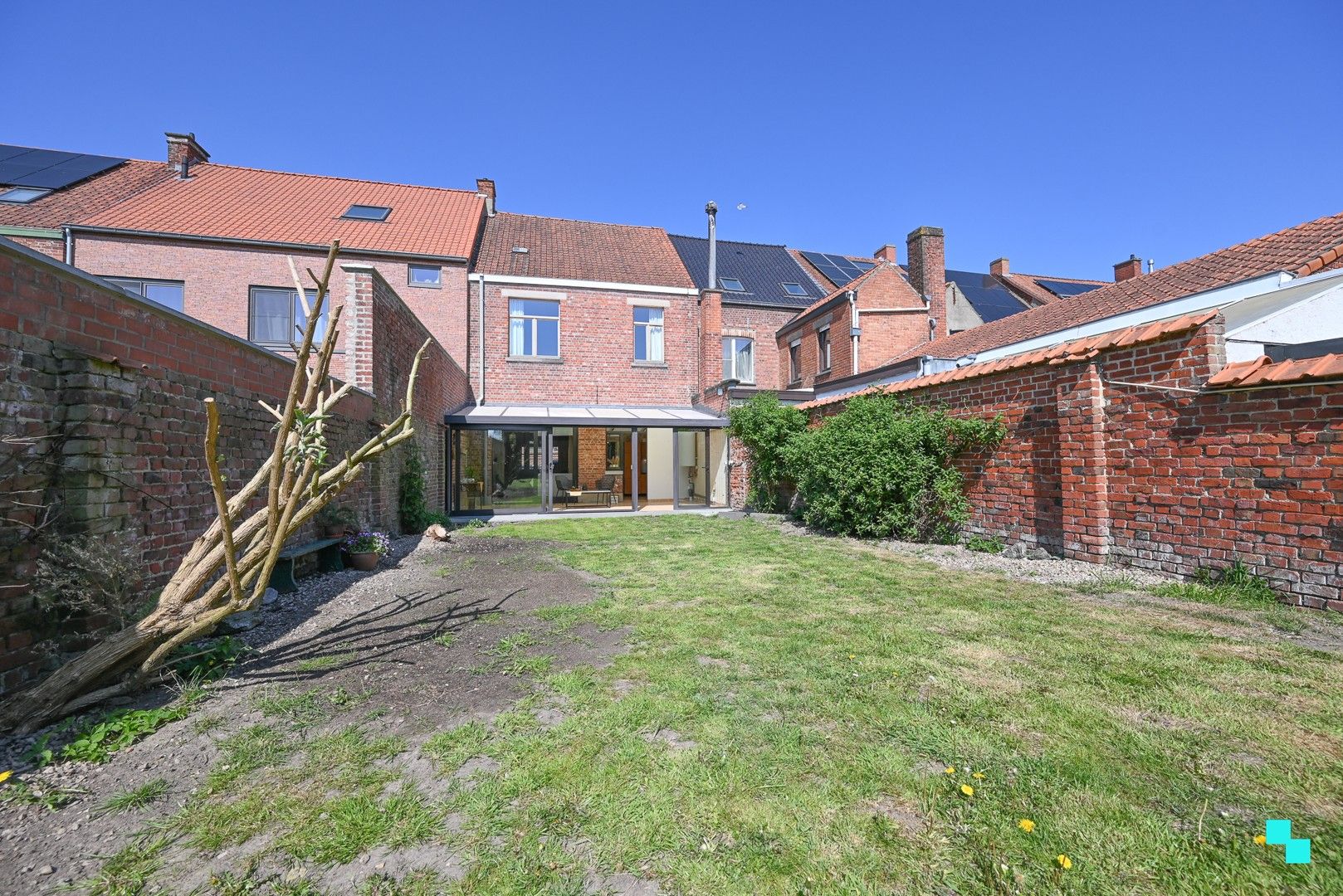 Hoofdfoto van de publicatie: Karaktervolle charmewoning in hartje Izegem