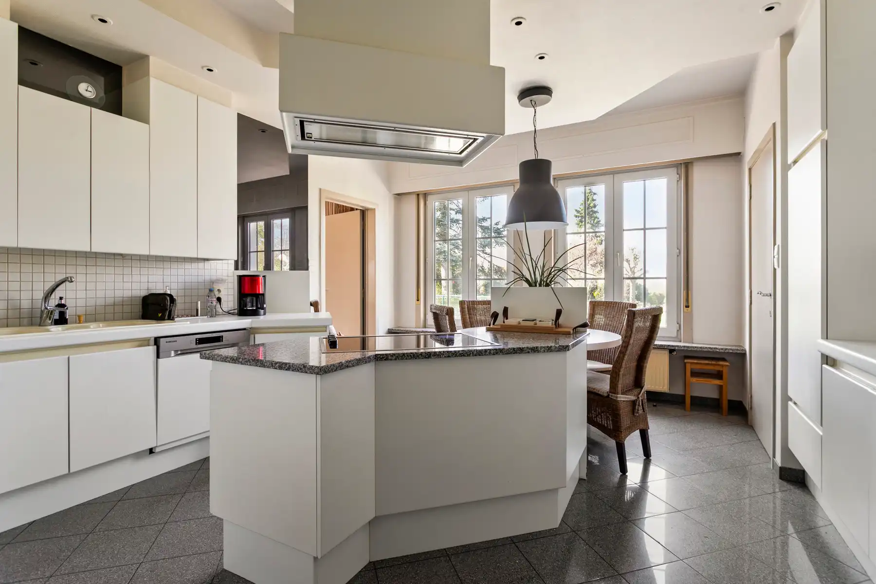 Villa met 4 slaapkamers en prachtig uitzicht op 2399 m² foto 8