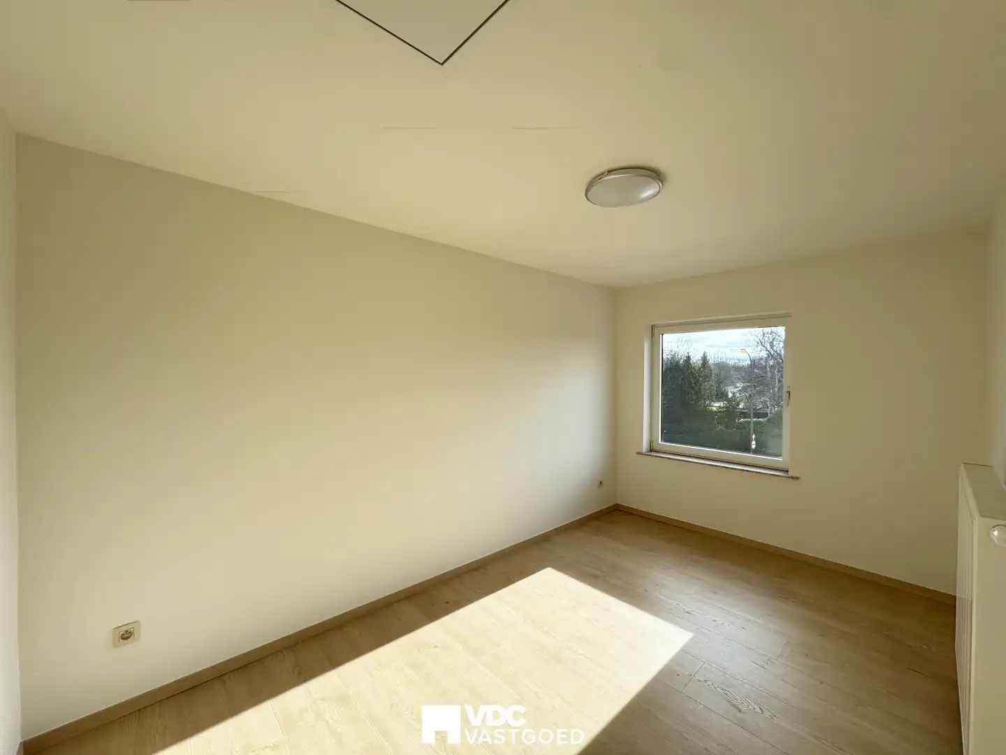 Instapklare gerenoveerde woning met 6 slaapkamers, tuin, terras en 2 parkeerplaatsen foto 10