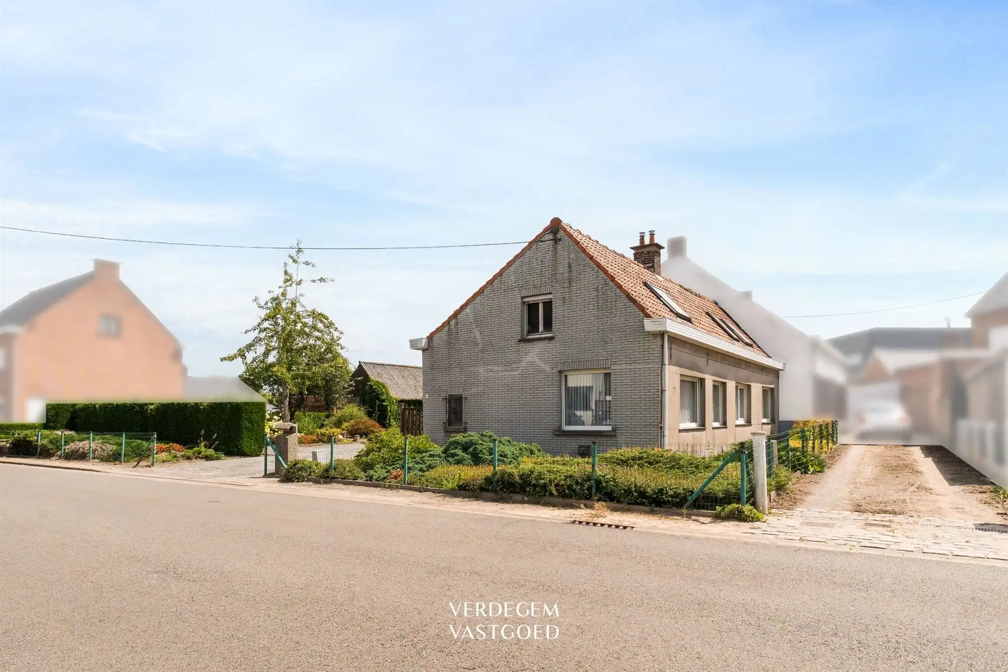 Halfopen woning op een terrein van 787m², te renoveren foto 20