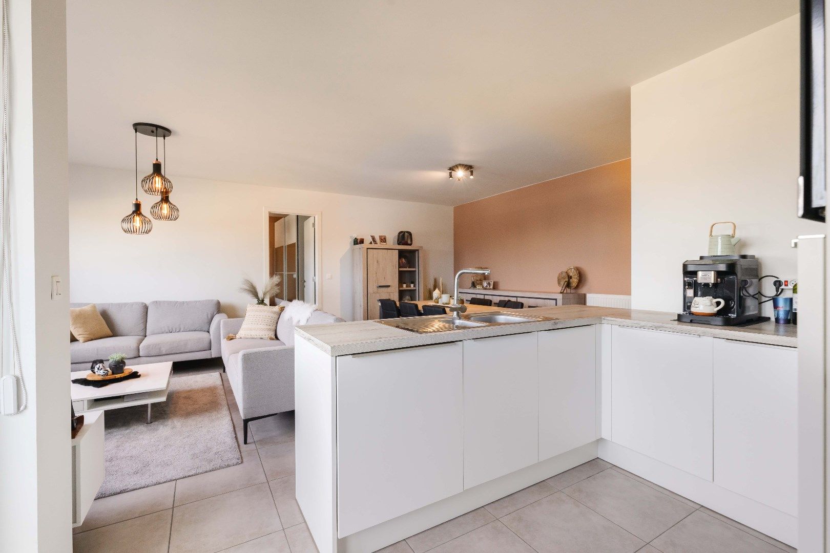 PRACHTIG INSTAPKLAAR APPARTEMENT | 2 SLPKS | INCL GARAGE foto 4