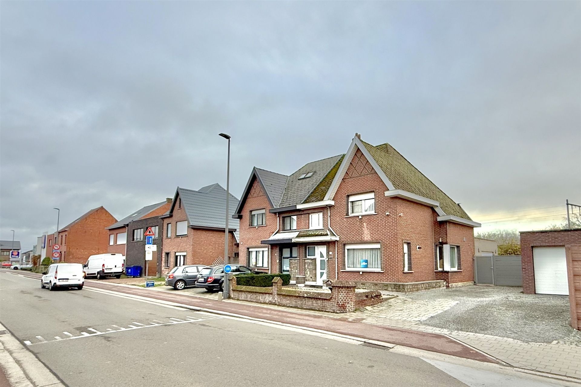 Woning half-open bebouwing met tuin foto 28