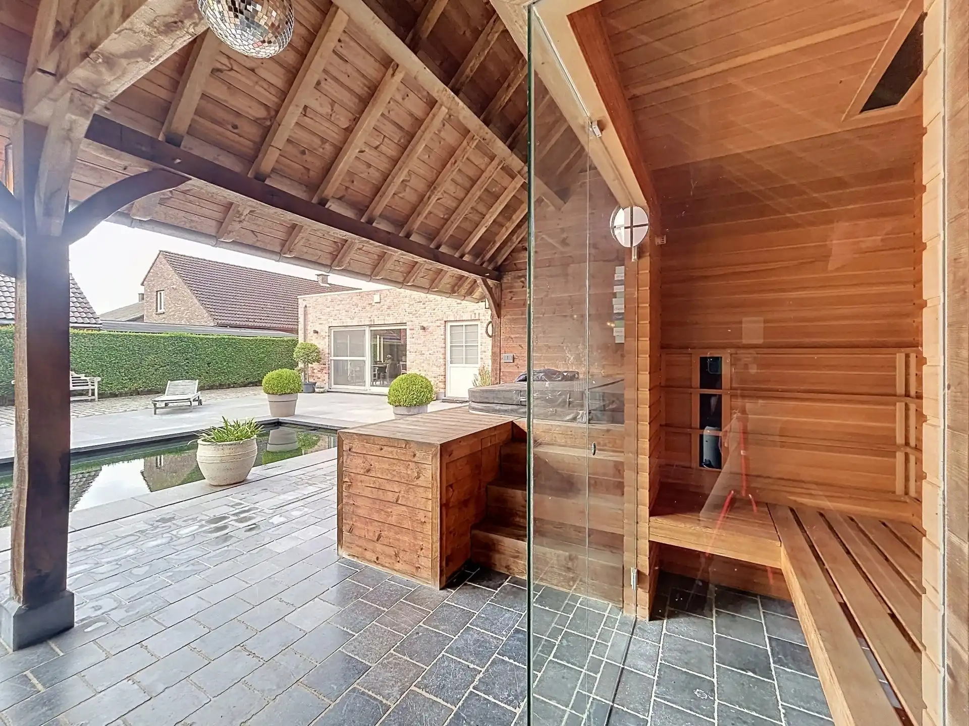 Energiezuinge open bebouwing met 5 slaapkamers, magazijn, zwemvijver en poolhouse op perceel van 1188m² foto 23