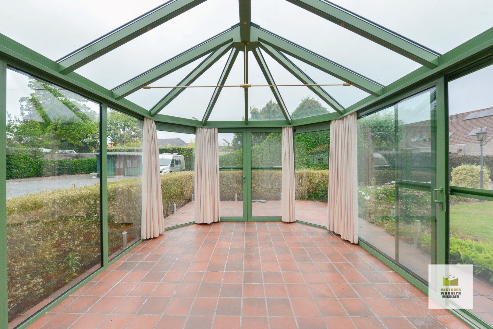 Compacte gelijkvloerse woning met 2 slaapkamers, garage en tuin op 1303m2 foto 7