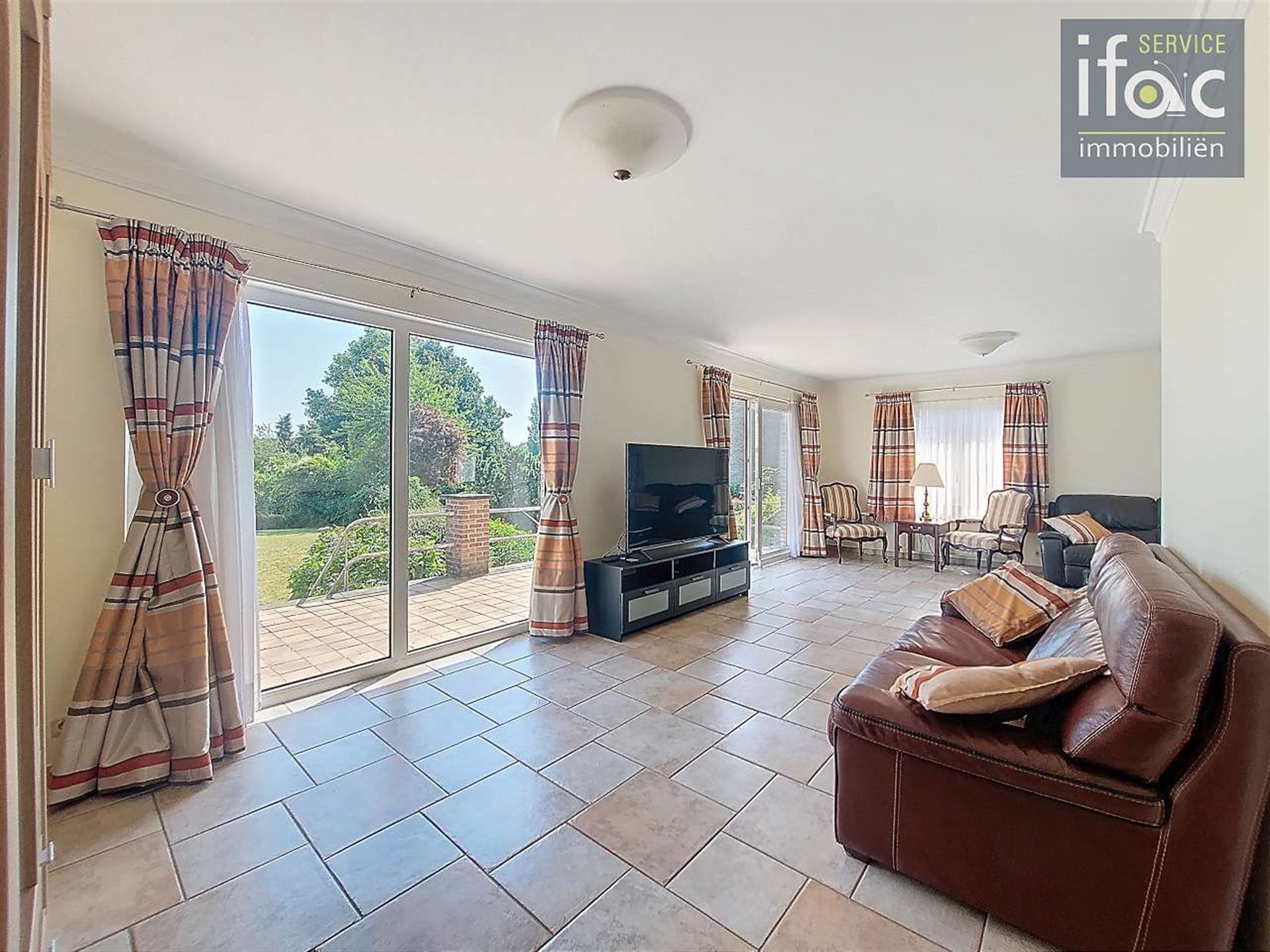 Fantastisch gelegen villa met panoramisch uitzicht  foto 4
