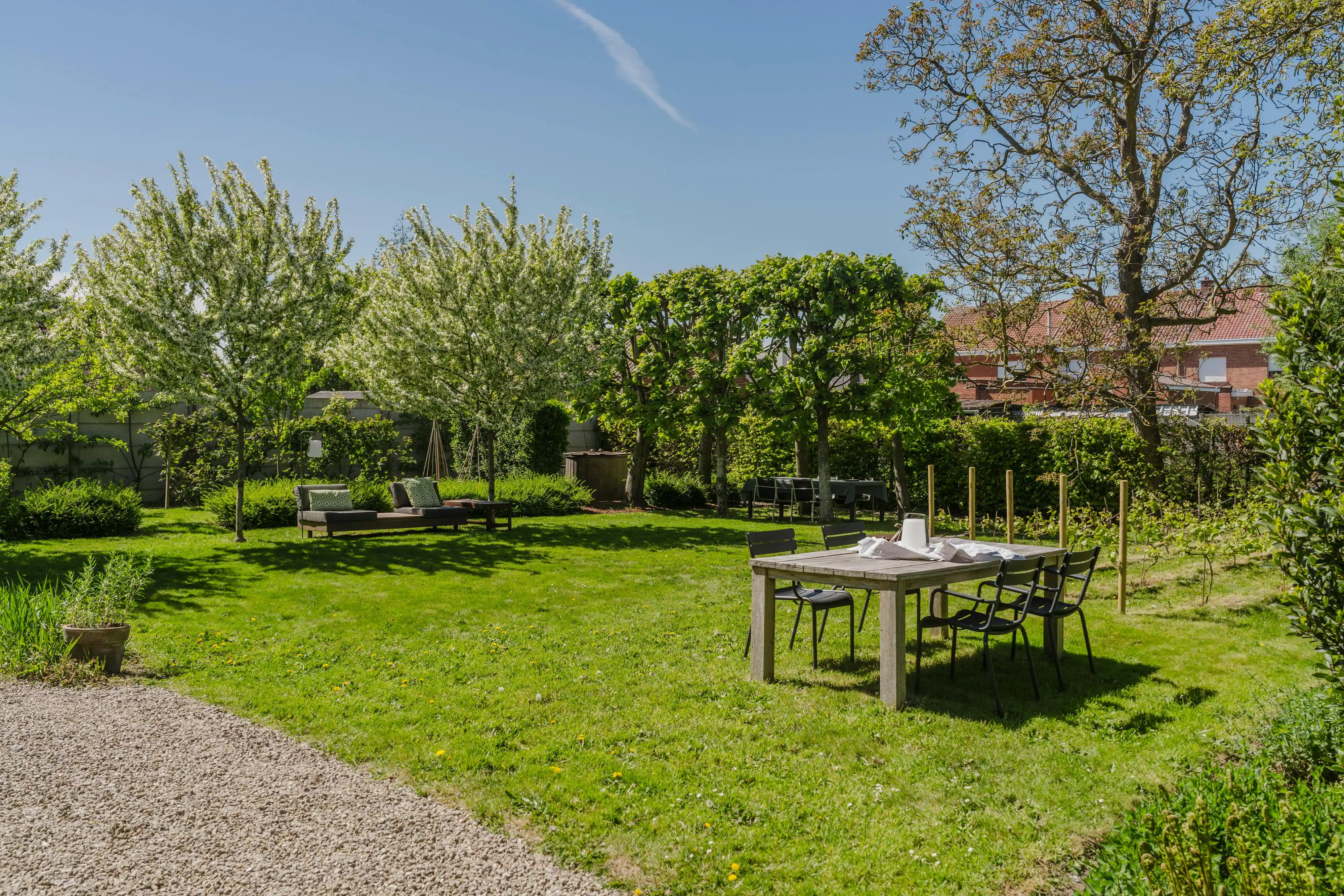 Karaktervolle burgerwoning met charmante tuin in Wevelgem foto 24