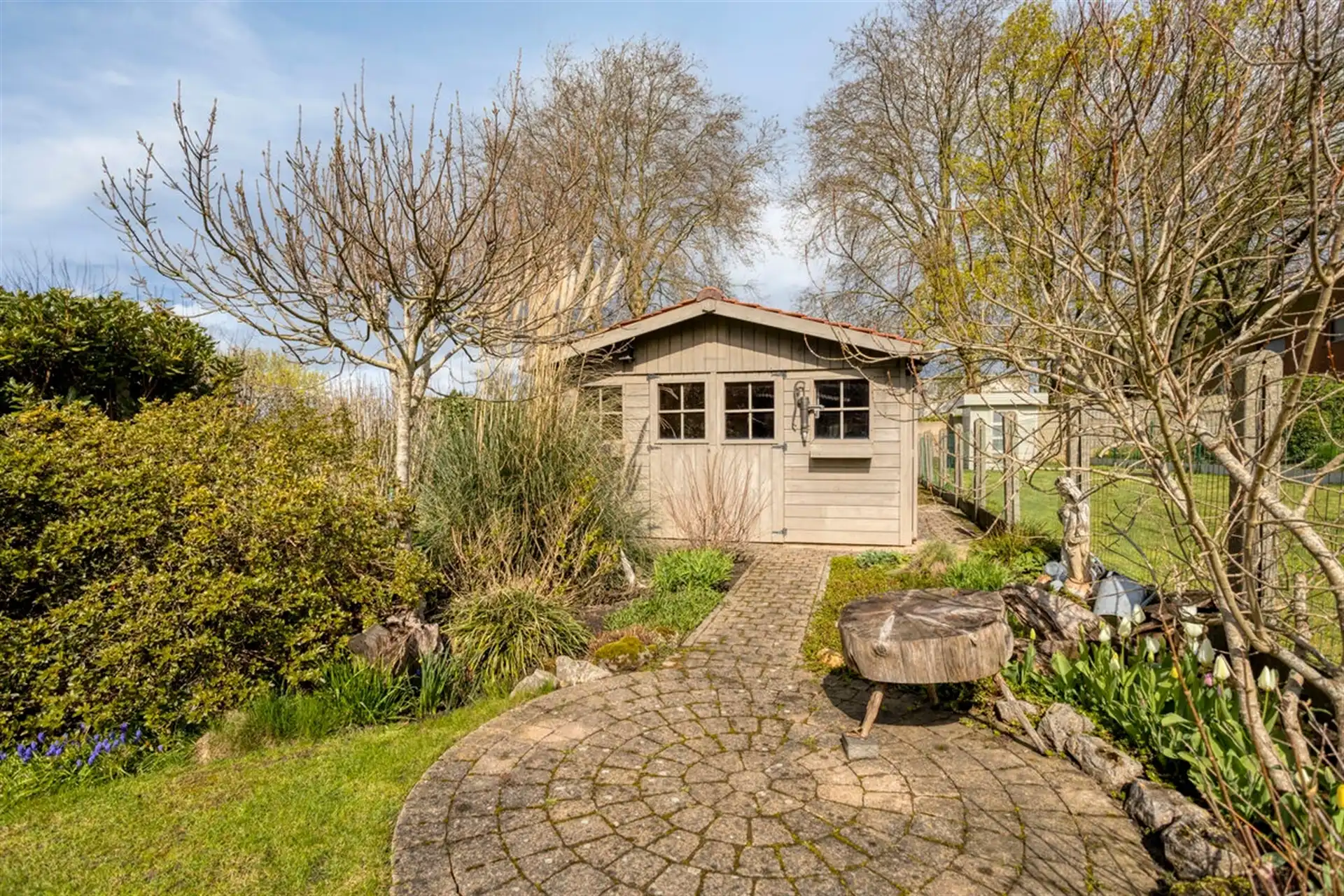 Gezinswoning met 3 slaapkamers, tuin en garage in rustige straat foto 17