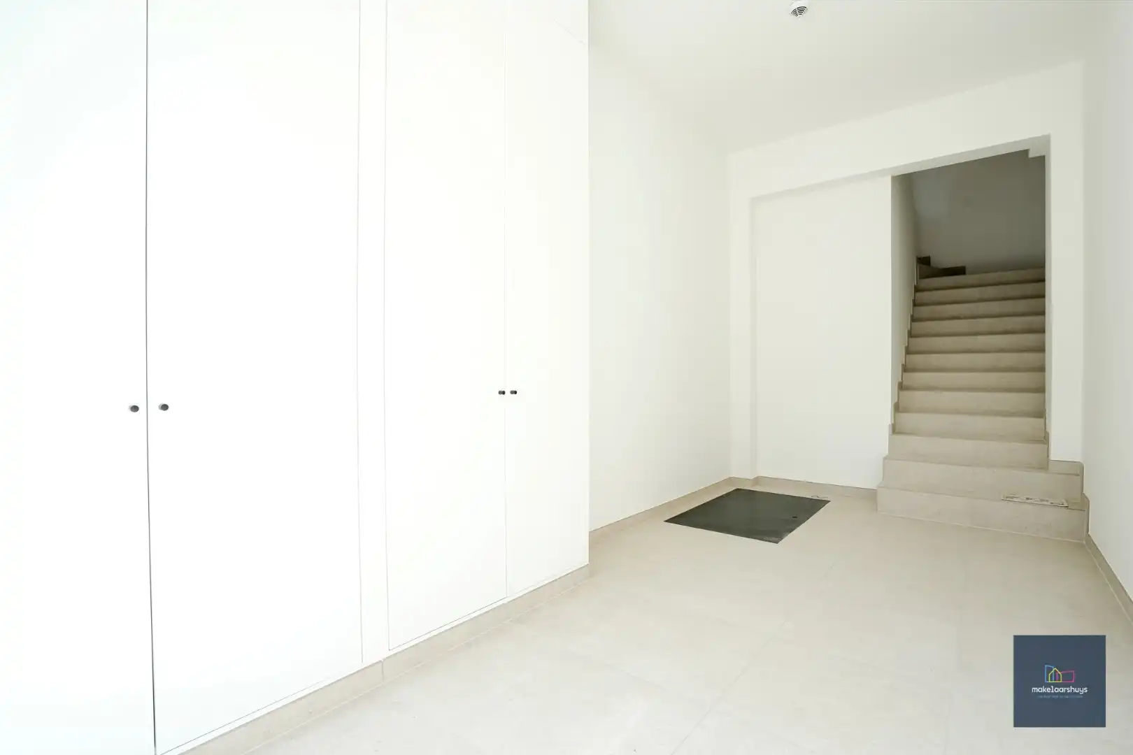 Stijlvol gerenoveerd duplex 3 slaapkamerappartement  met terras foto 2