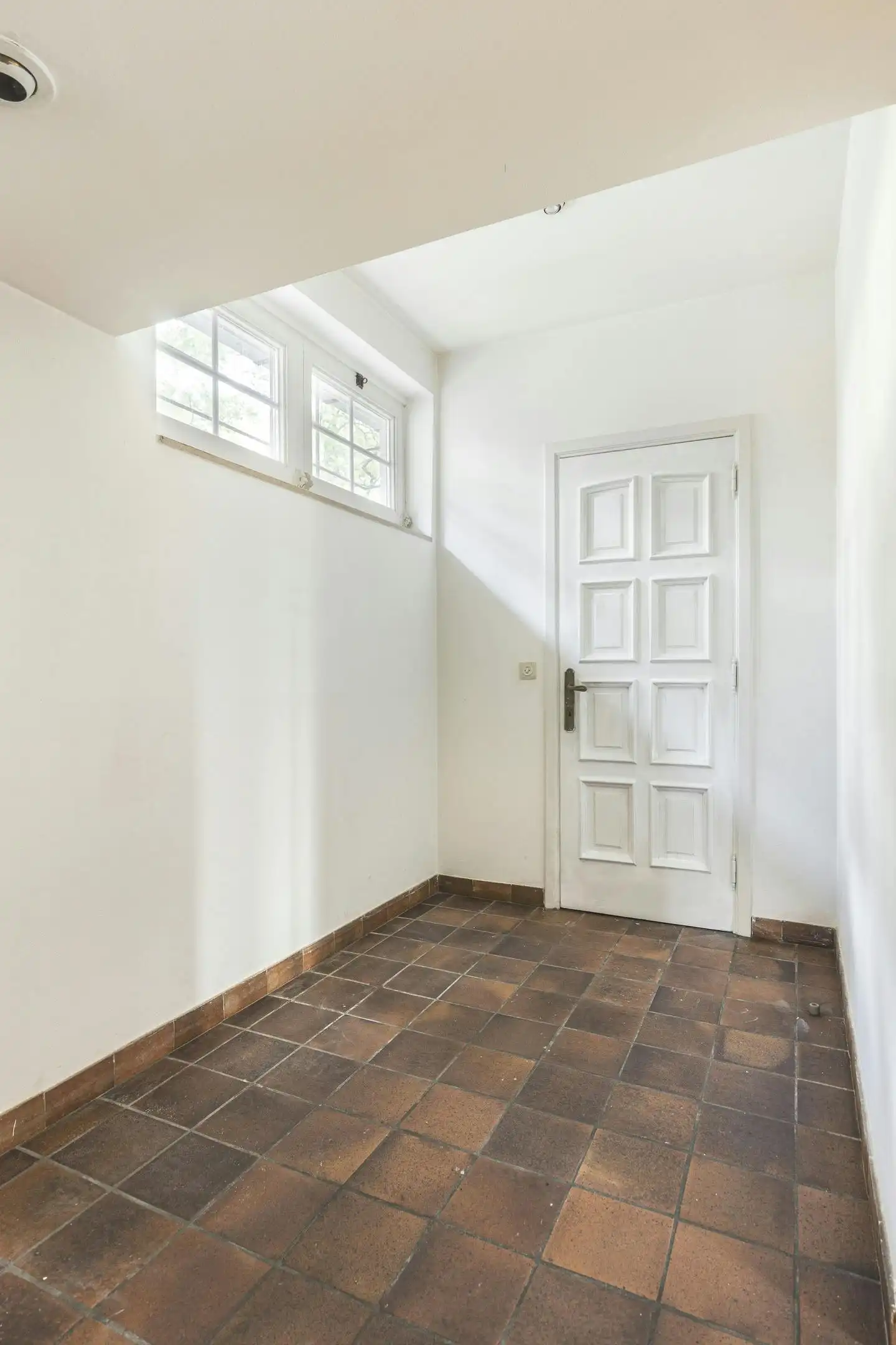 Charmant huis te koop in Putte-Kapellen met grote tuin foto 7