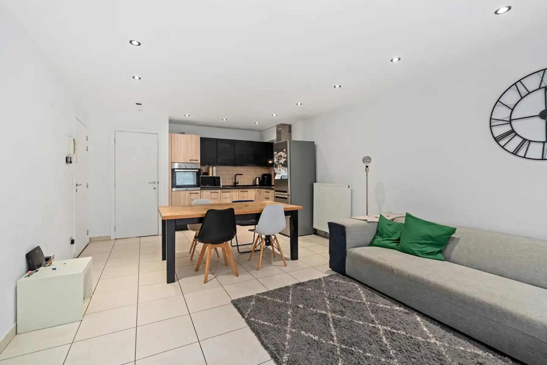 Gelijkvloers appartement 2 slaapkamers + terras + parking foto {{pictureIndex}}