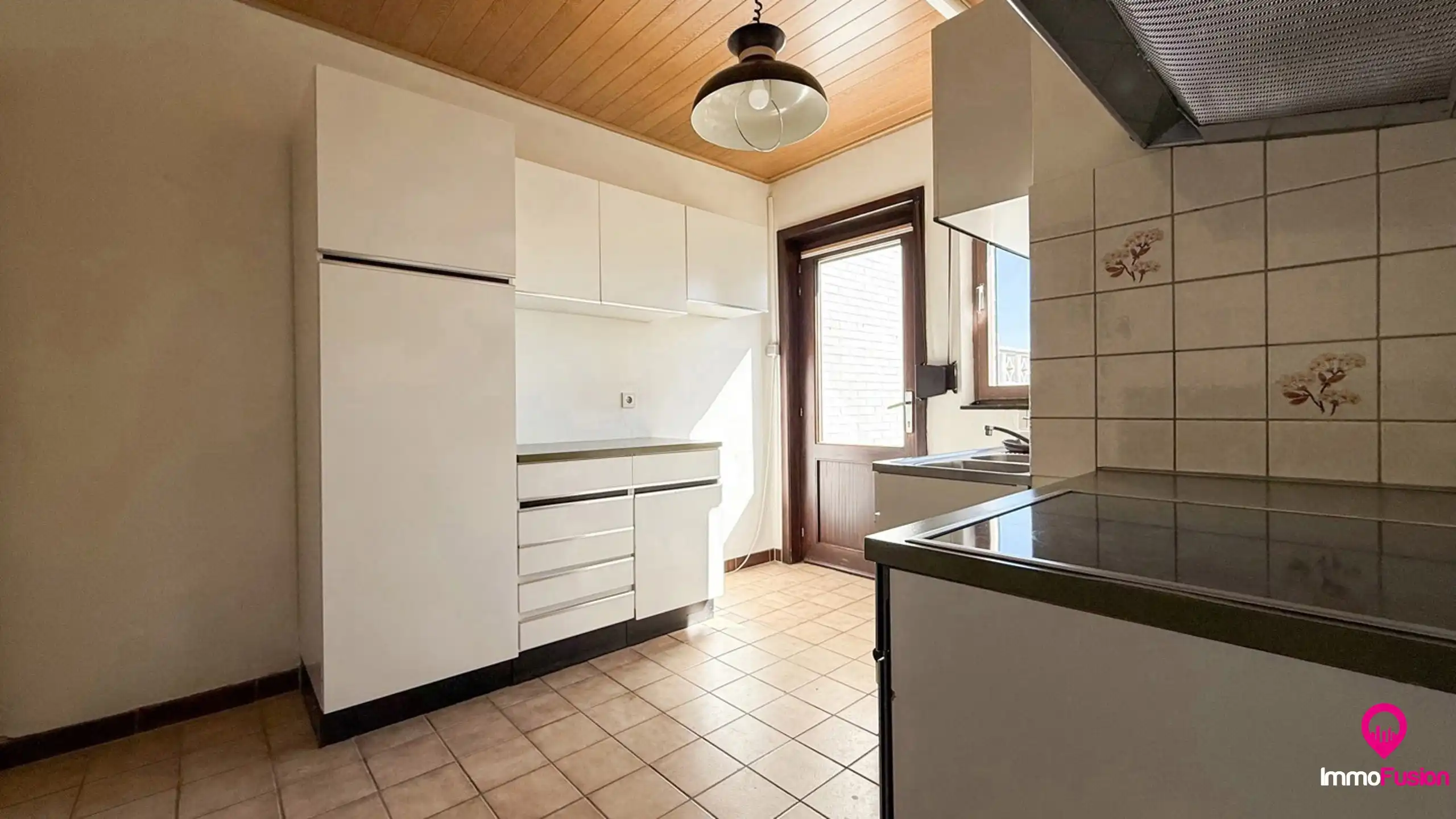 Ruime gezinswoning met 4 slaapkamers en gezellige tuin! foto 6